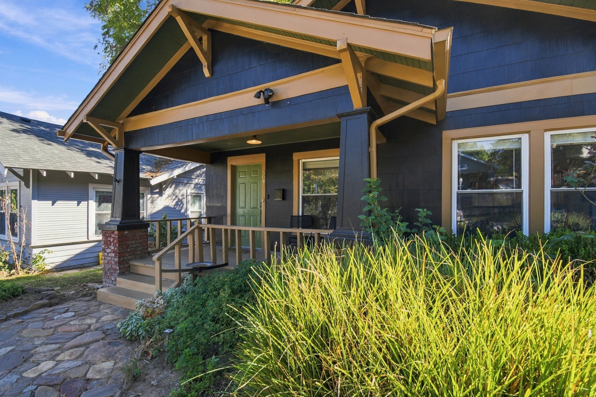 327 N Santa Fe Avenue Property Photo 3