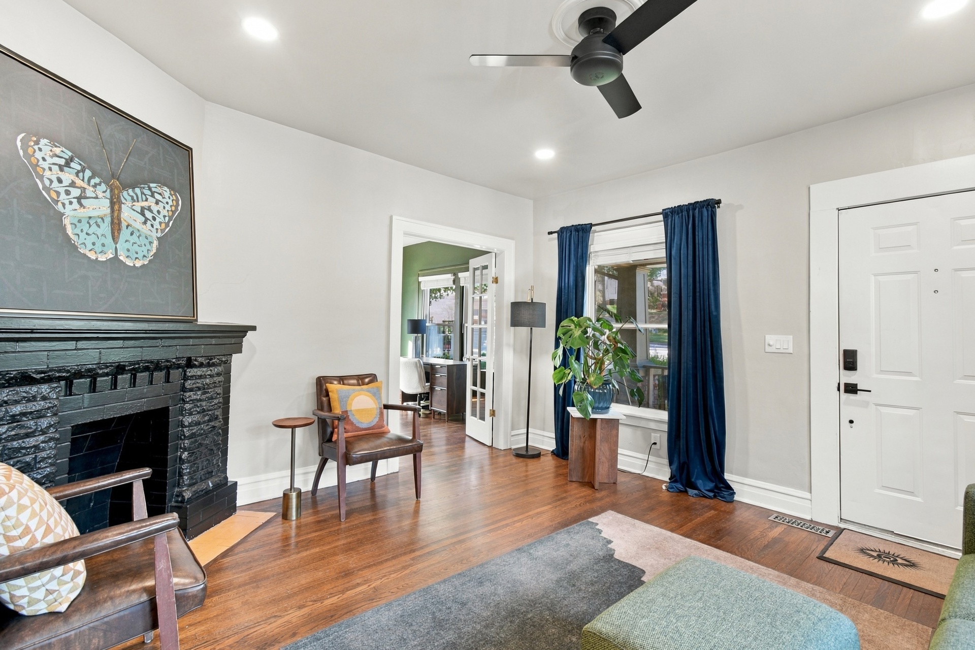 327 N Santa Fe Avenue Property Photo 8