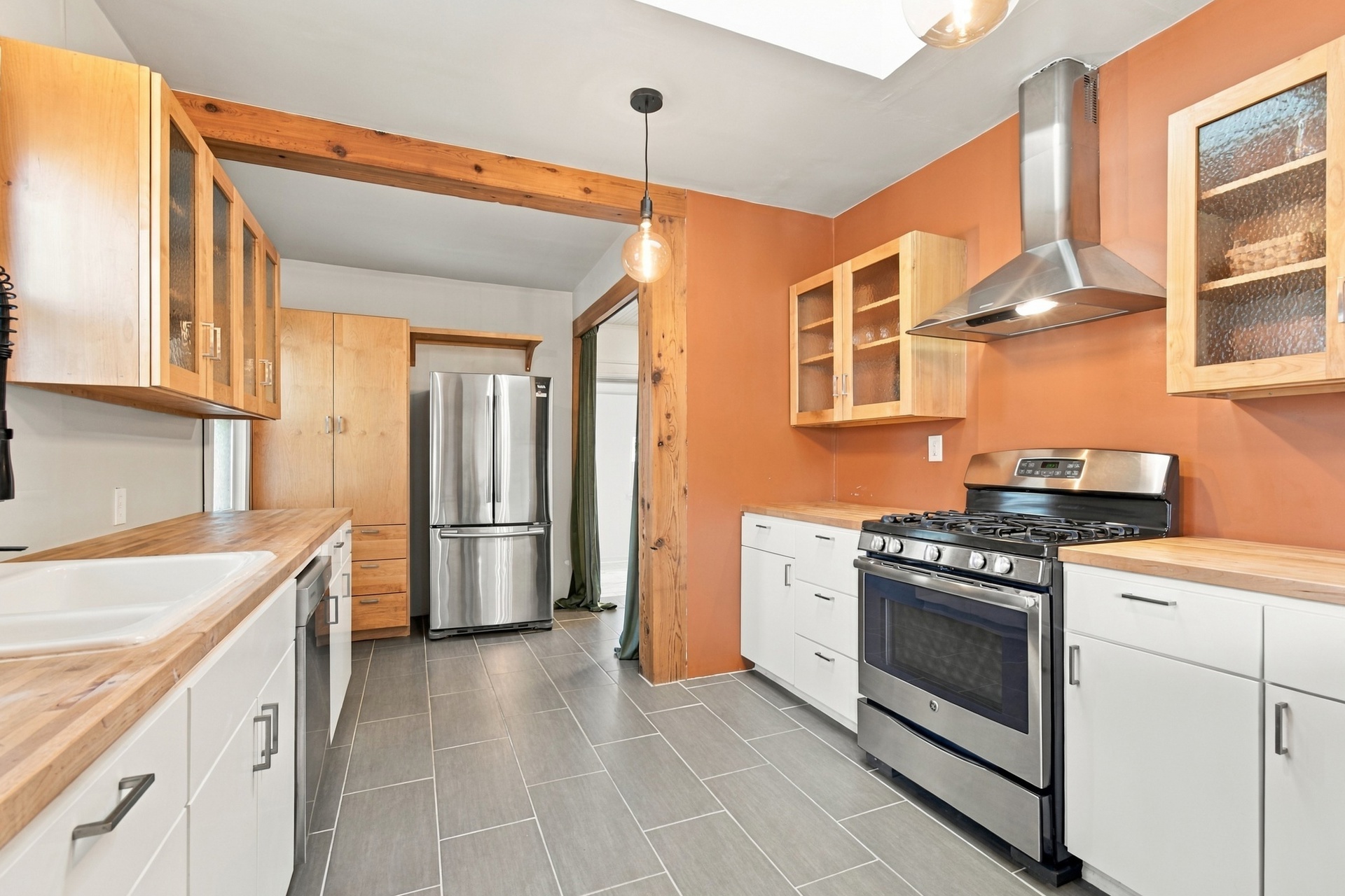 327 N Santa Fe Avenue Property Photo 17