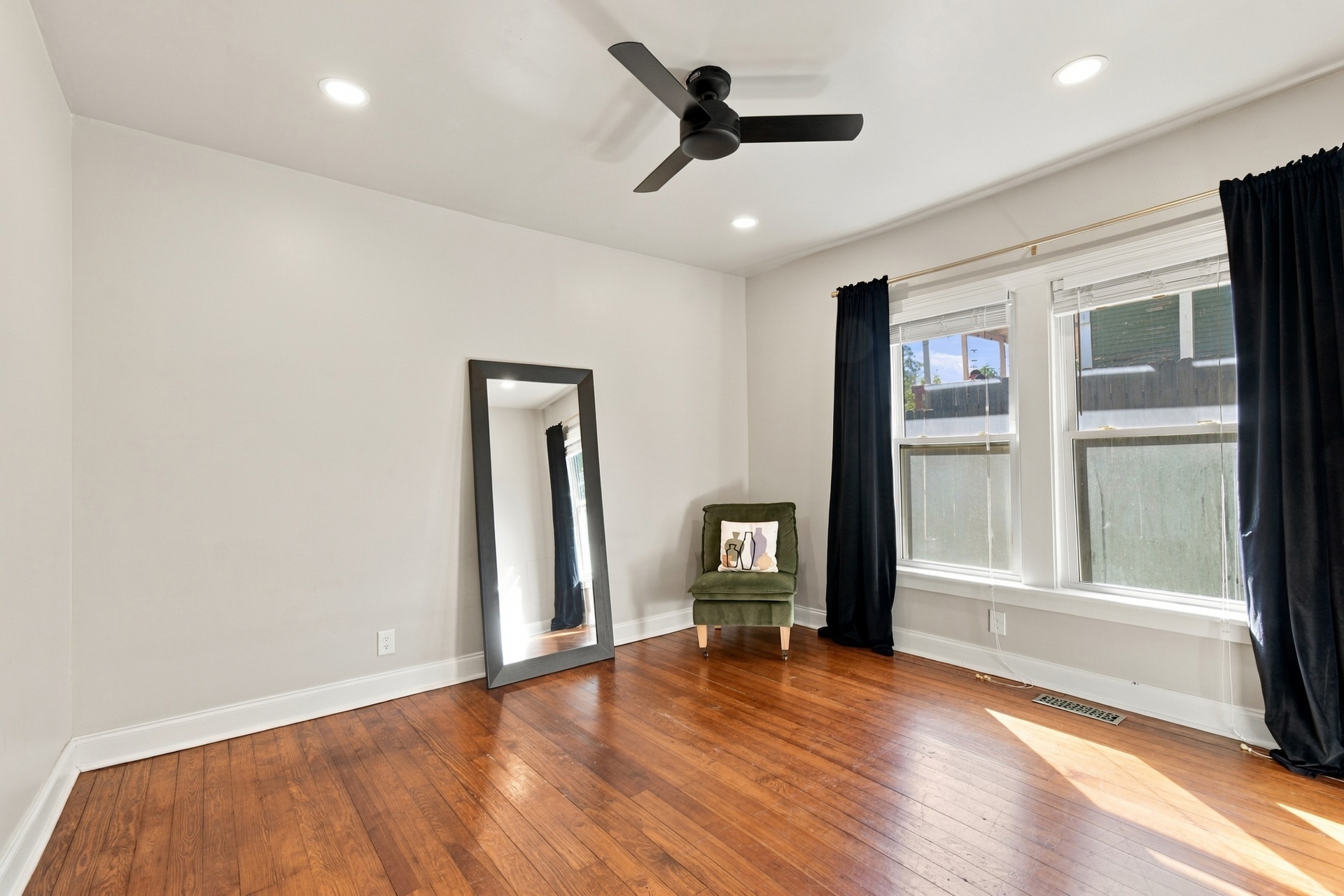 327 N Santa Fe Avenue Property Photo 28