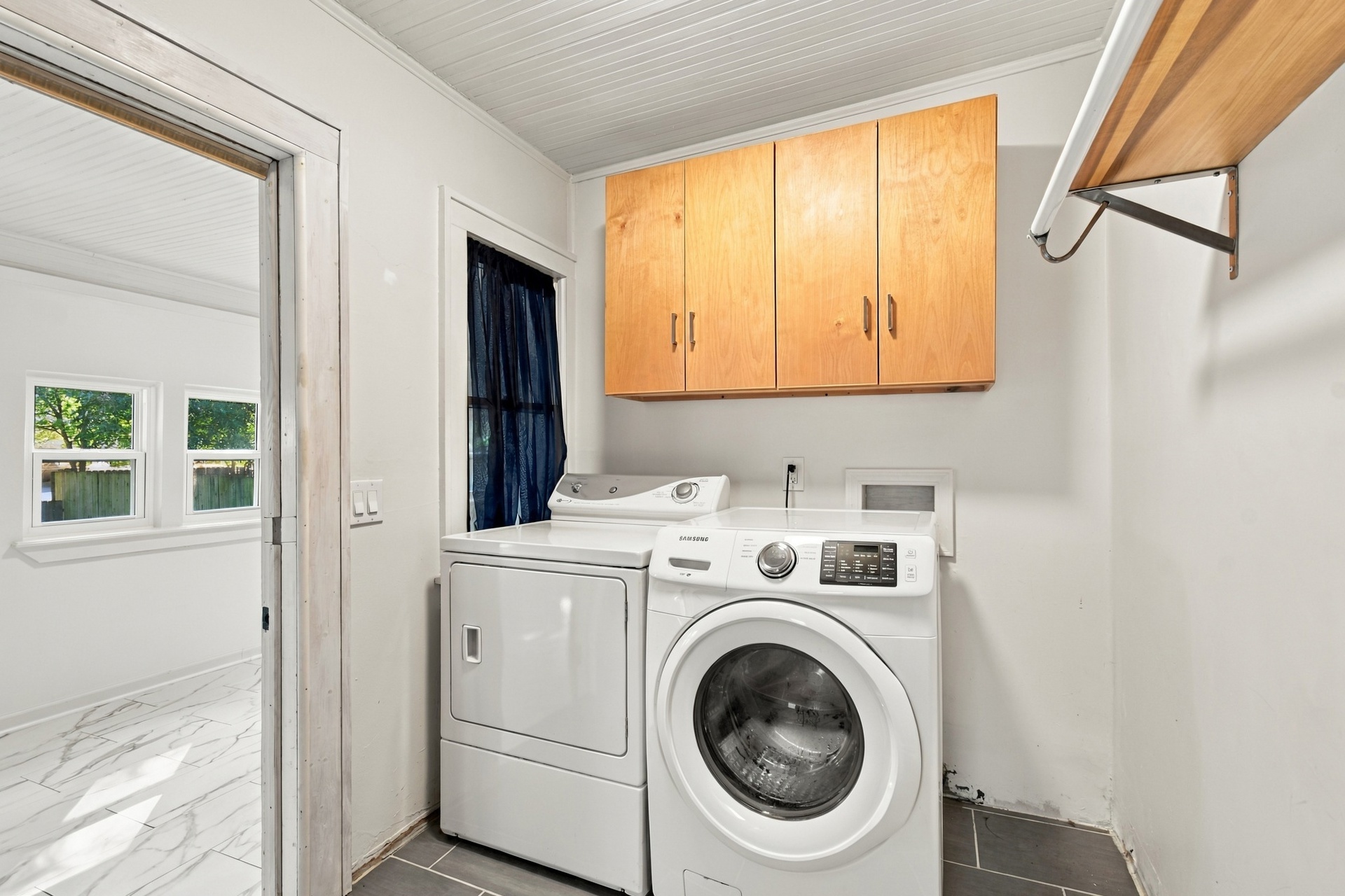 327 N Santa Fe Avenue Property Photo 30