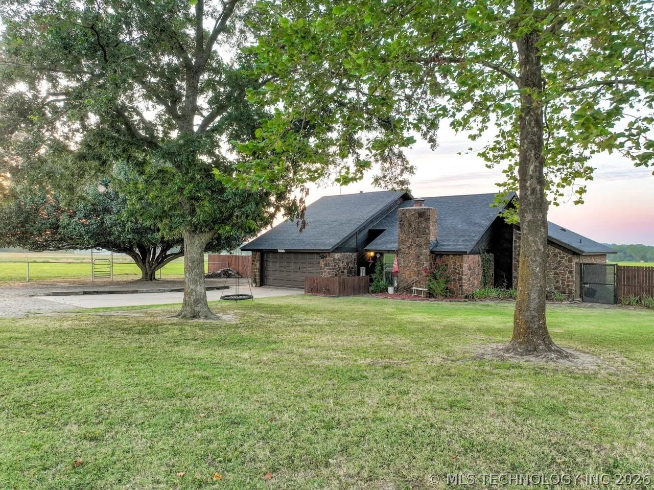 108106 N 3750 Property Photo 1