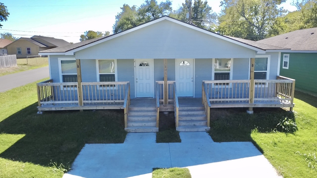 3808 W 55th Street Property Photo 2