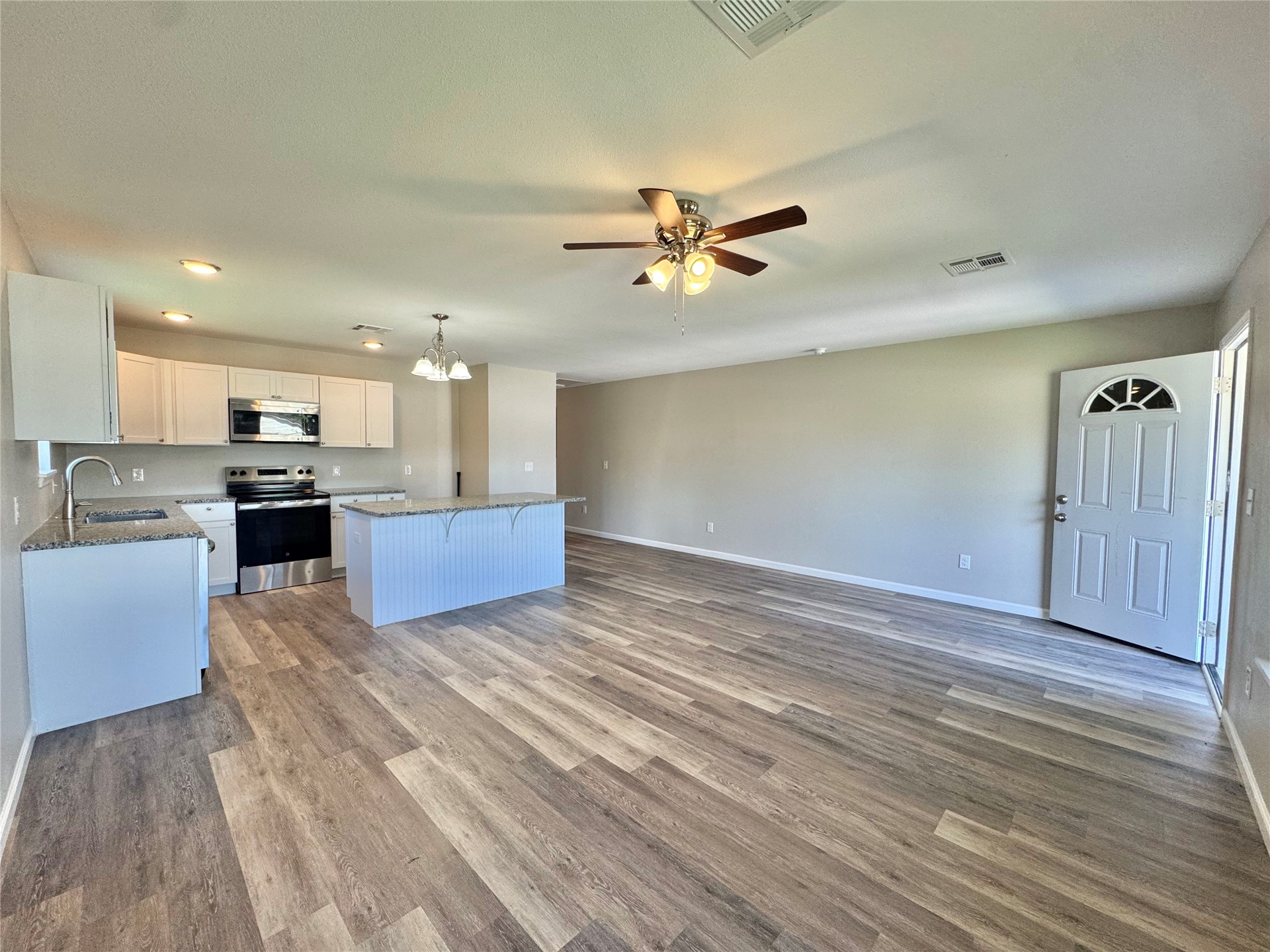 3808 W 55th Street Property Photo 4