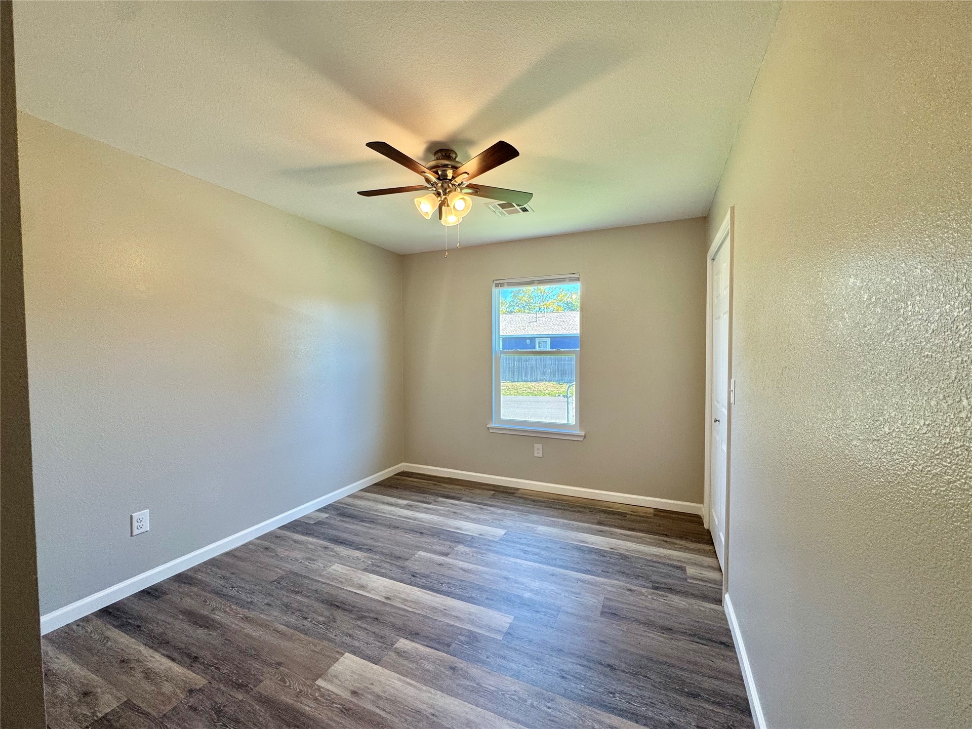 3808 W 55th Street Property Photo 8