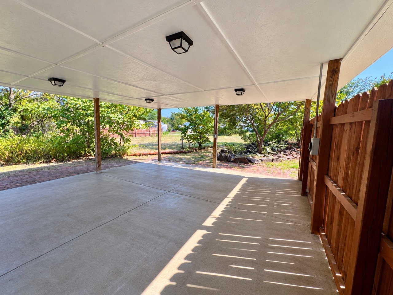 112 S Lee Street W Property Photo 8
