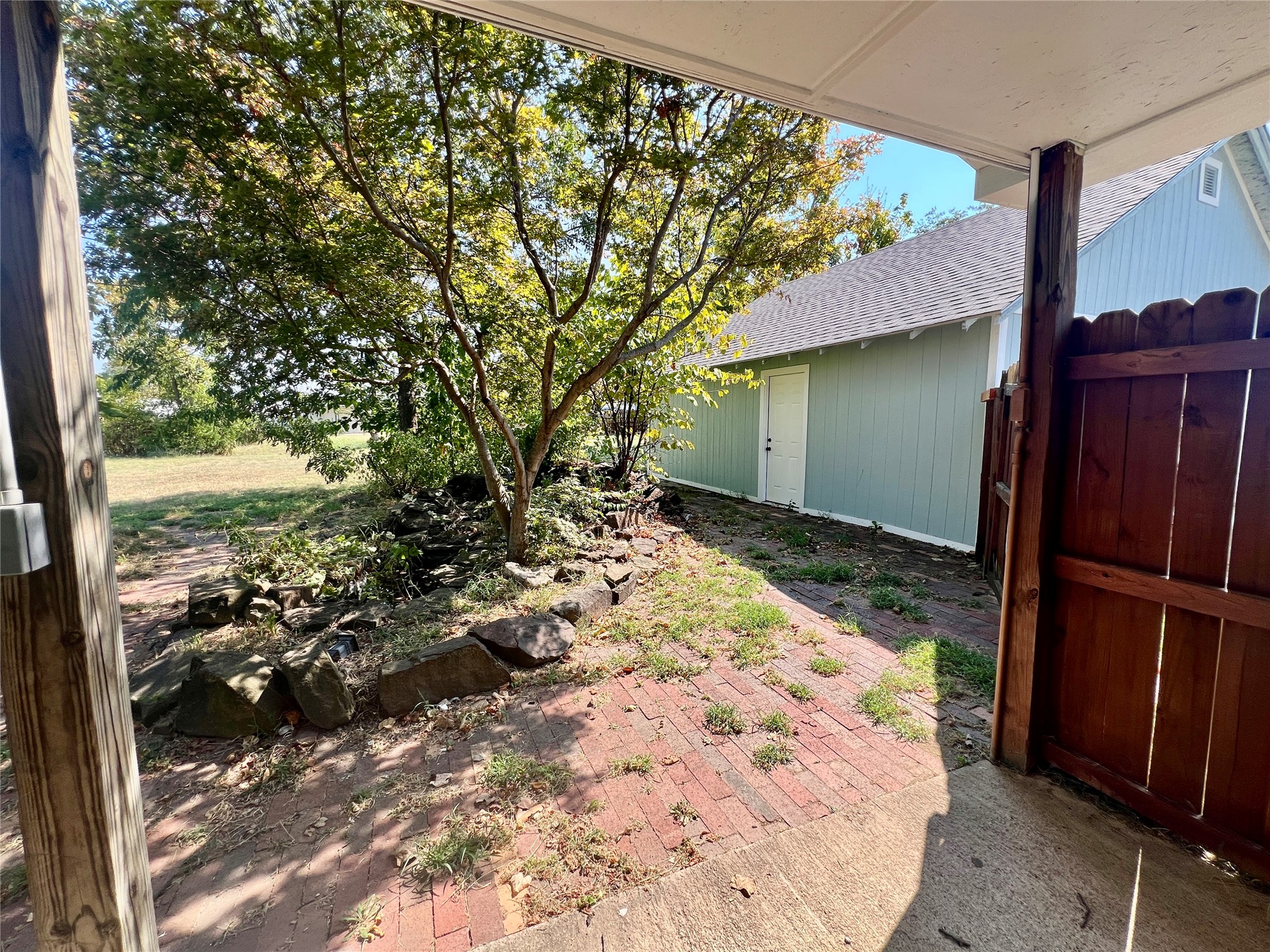 112 S Lee Street W Property Photo 11