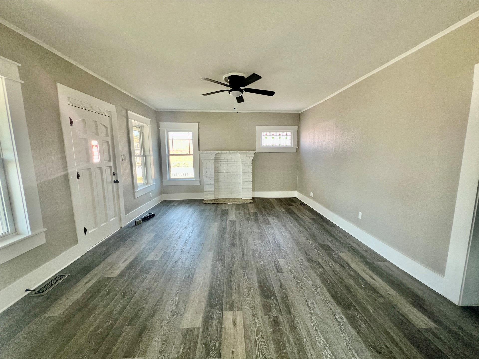 112 S Lee Street W Property Photo 15