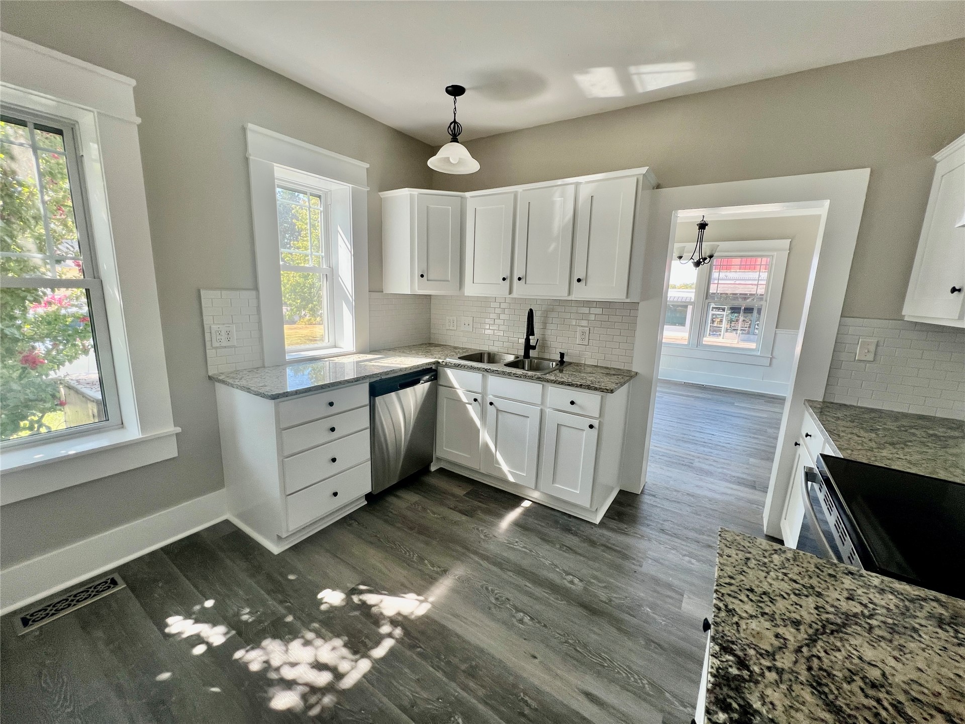 112 S Lee Street W Property Photo 17
