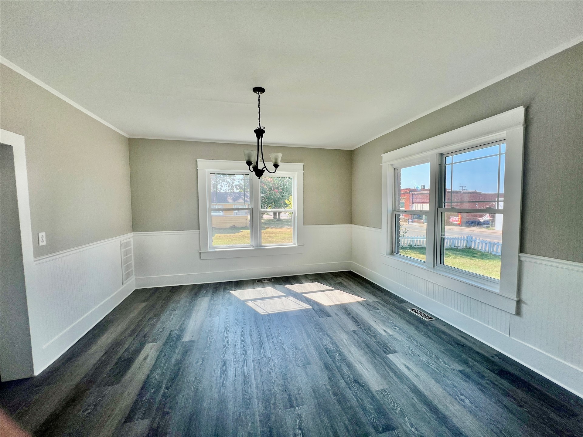 112 S Lee Street W Property Photo 18