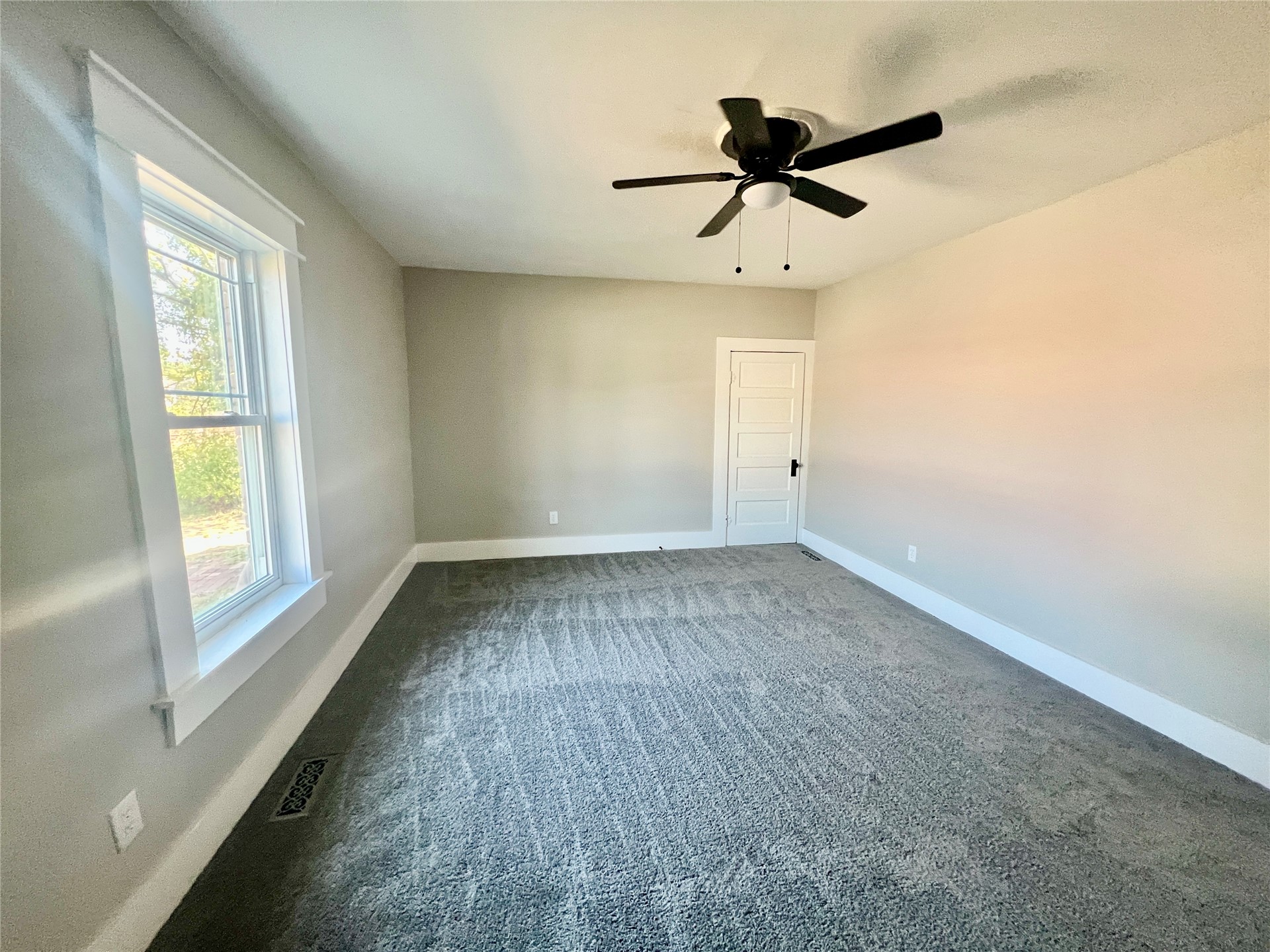 112 S Lee Street W Property Photo 19