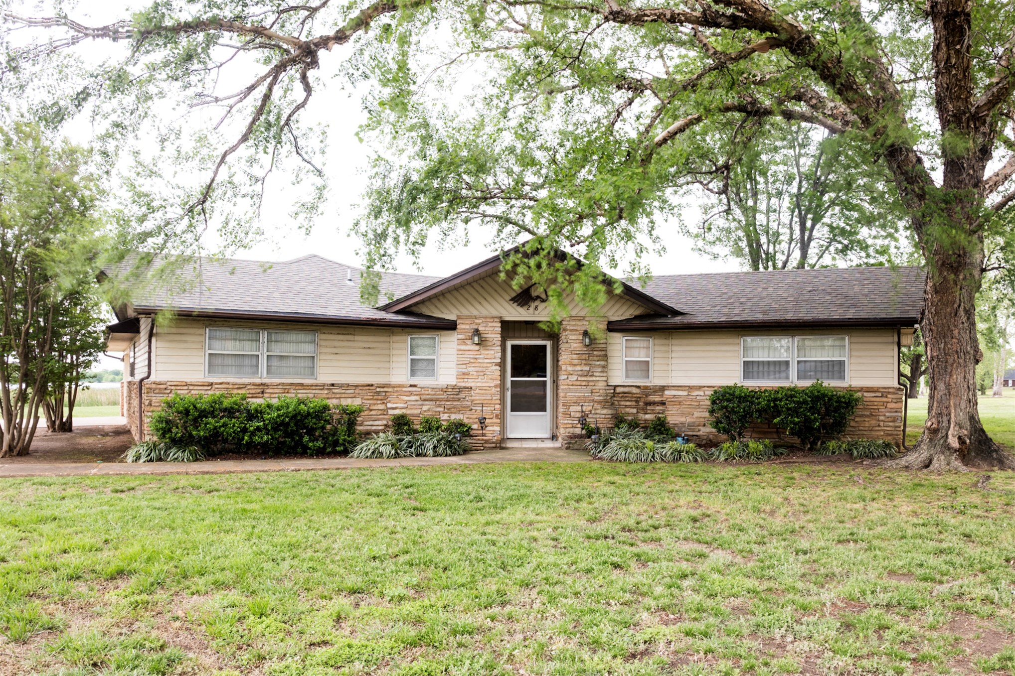 28 Aberdeen Property Photo 1