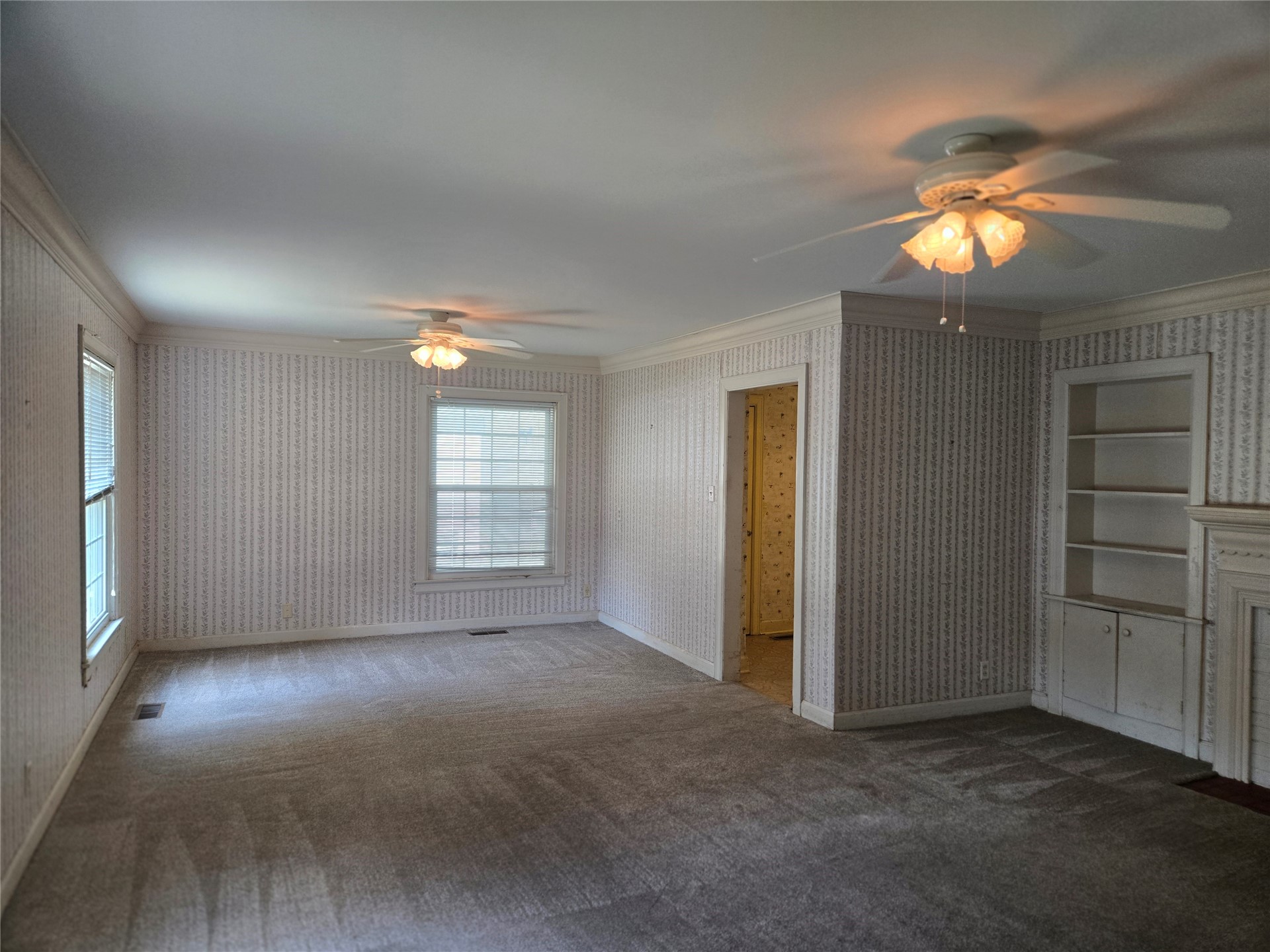 628 W Tahlequah Property Photo 9