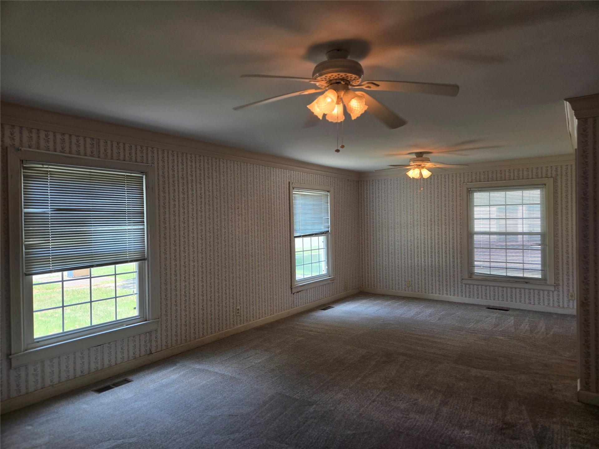 628 W Tahlequah Property Photo 10