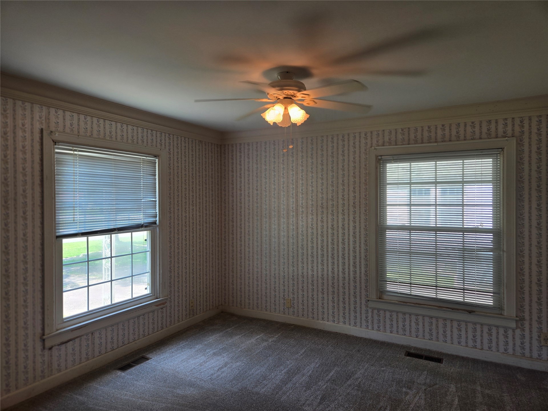 628 W Tahlequah Property Photo 35