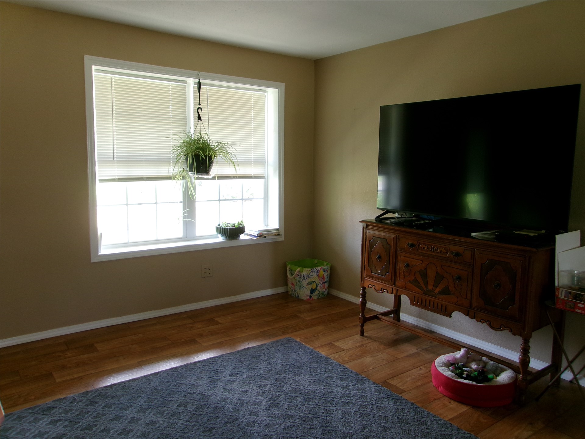 2330 Manitou Street Property Photo 3
