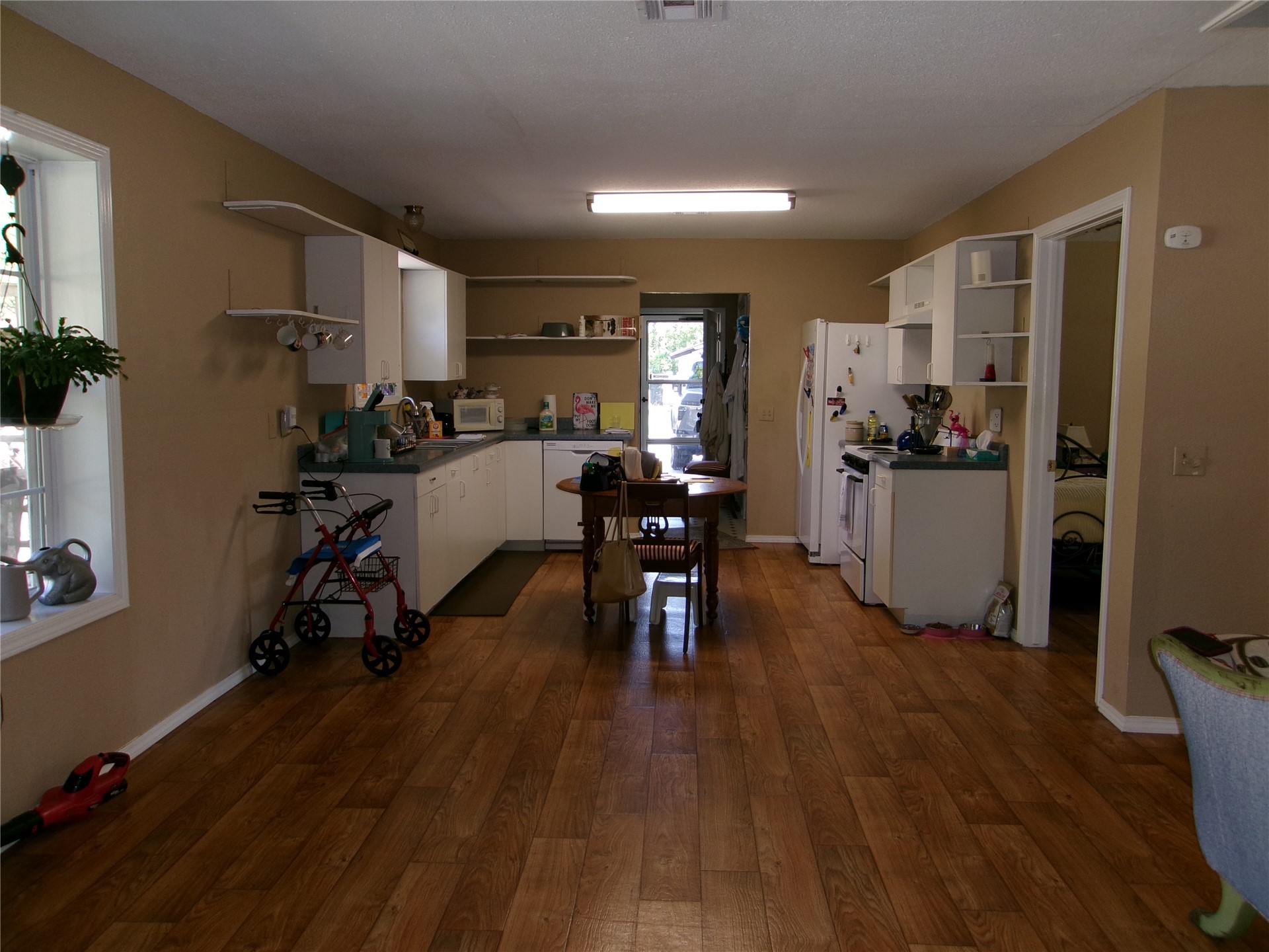2330 Manitou Street Property Photo 4