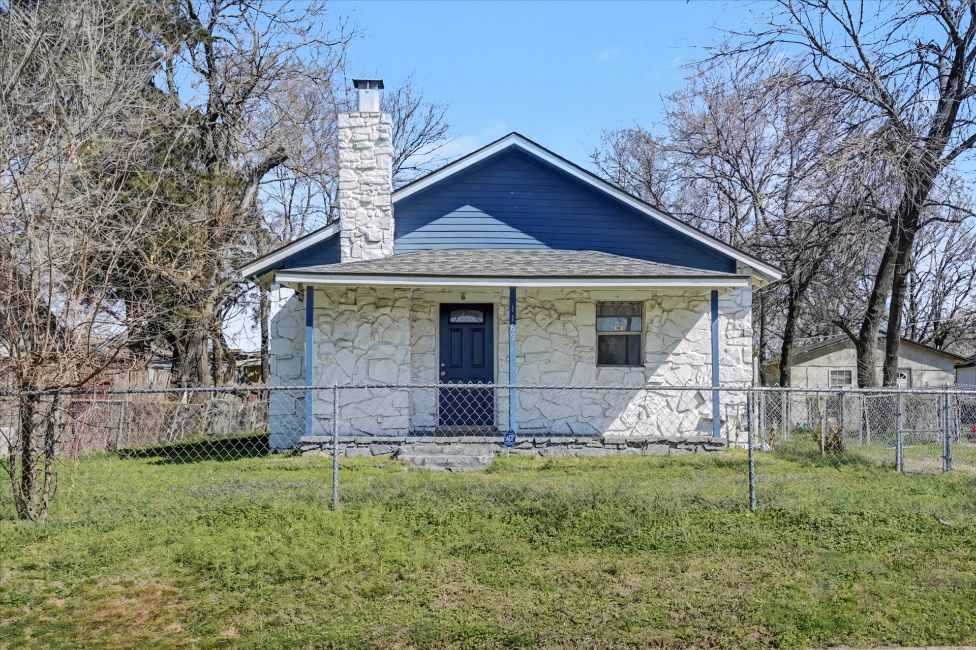 1169 N Atlanta Place