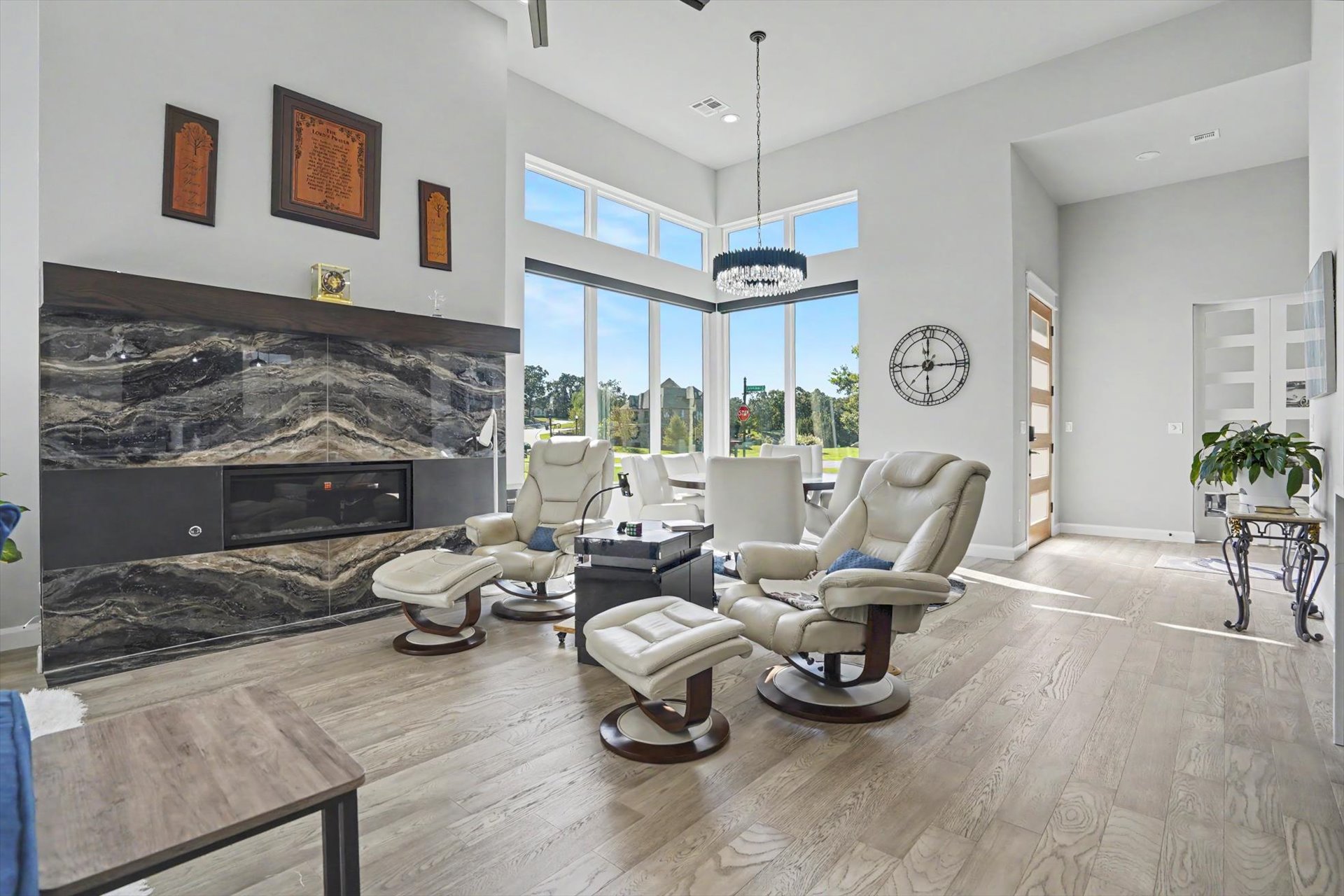 700 Cross Timbers Boulevard Property Photo 2