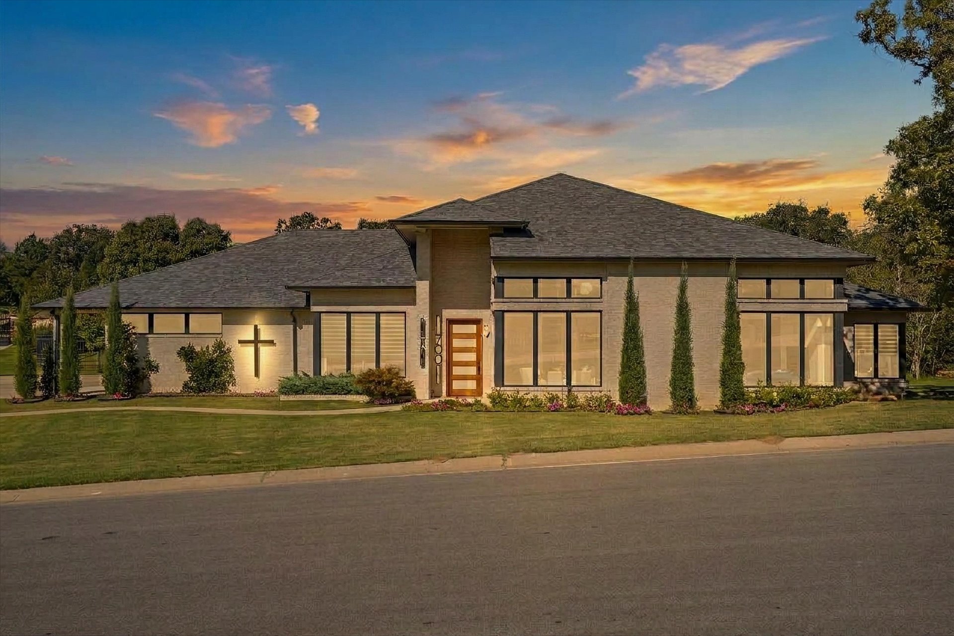 700 Cross Timbers Boulevard Property Photo 3