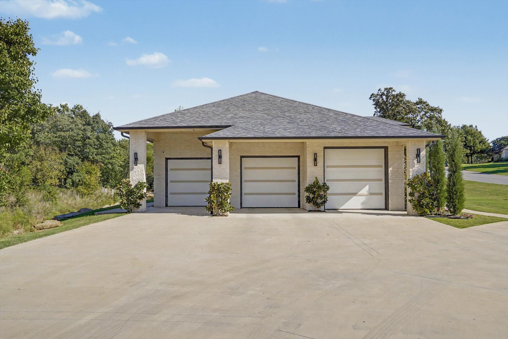 700 Cross Timbers Boulevard Property Photo 5