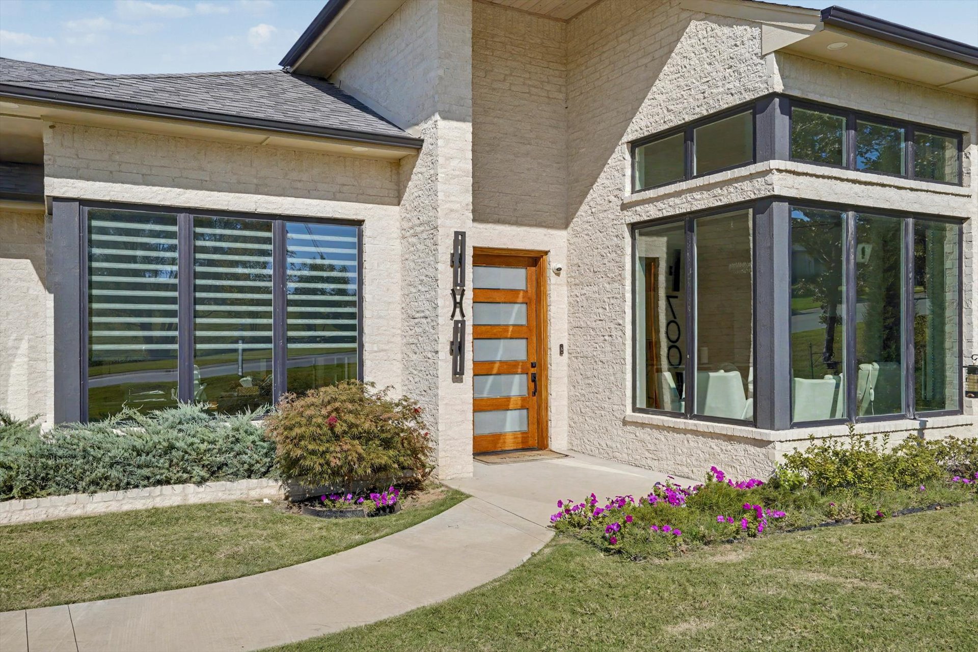 700 Cross Timbers Boulevard Property Photo 6