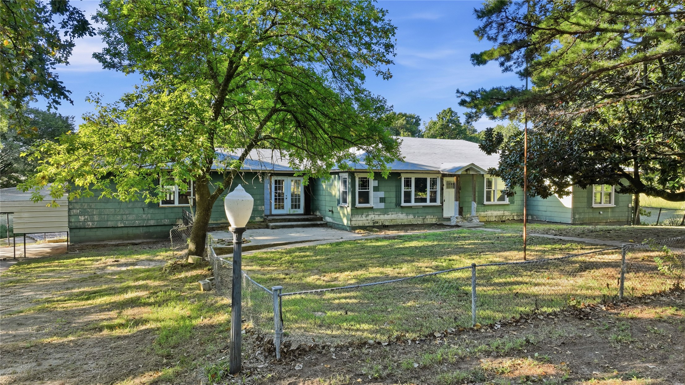 1120 E Leroy Road Property Photo 1