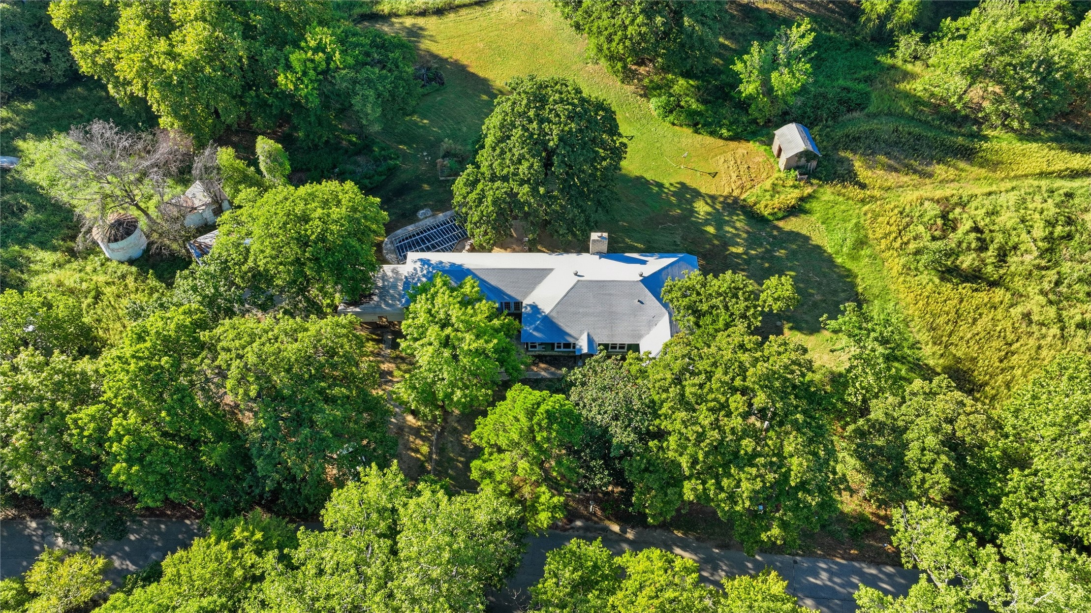 1120 E Leroy Road Property Photo 2