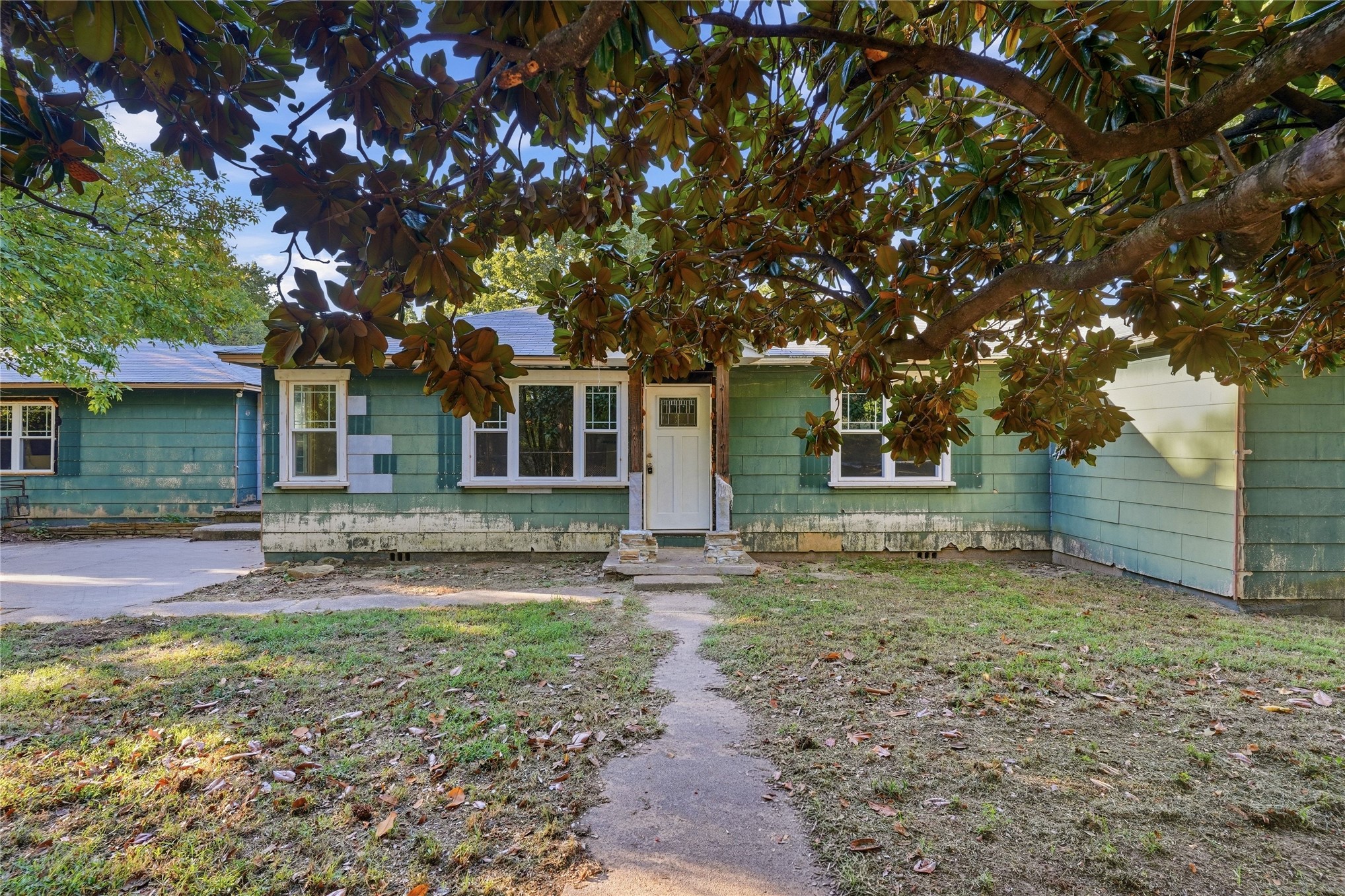 1120 E Leroy Road Property Photo 8