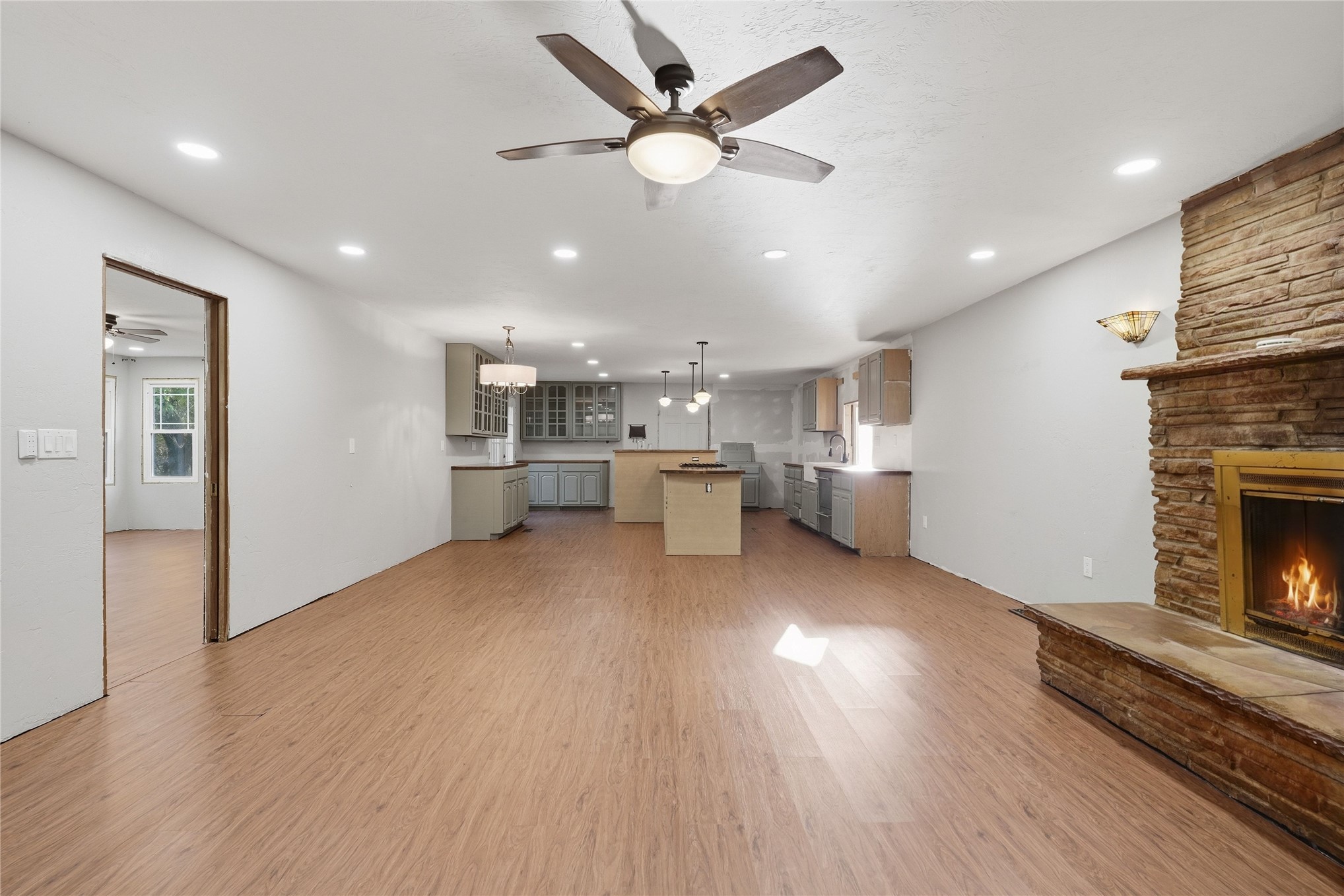 1120 E Leroy Road Property Photo 9