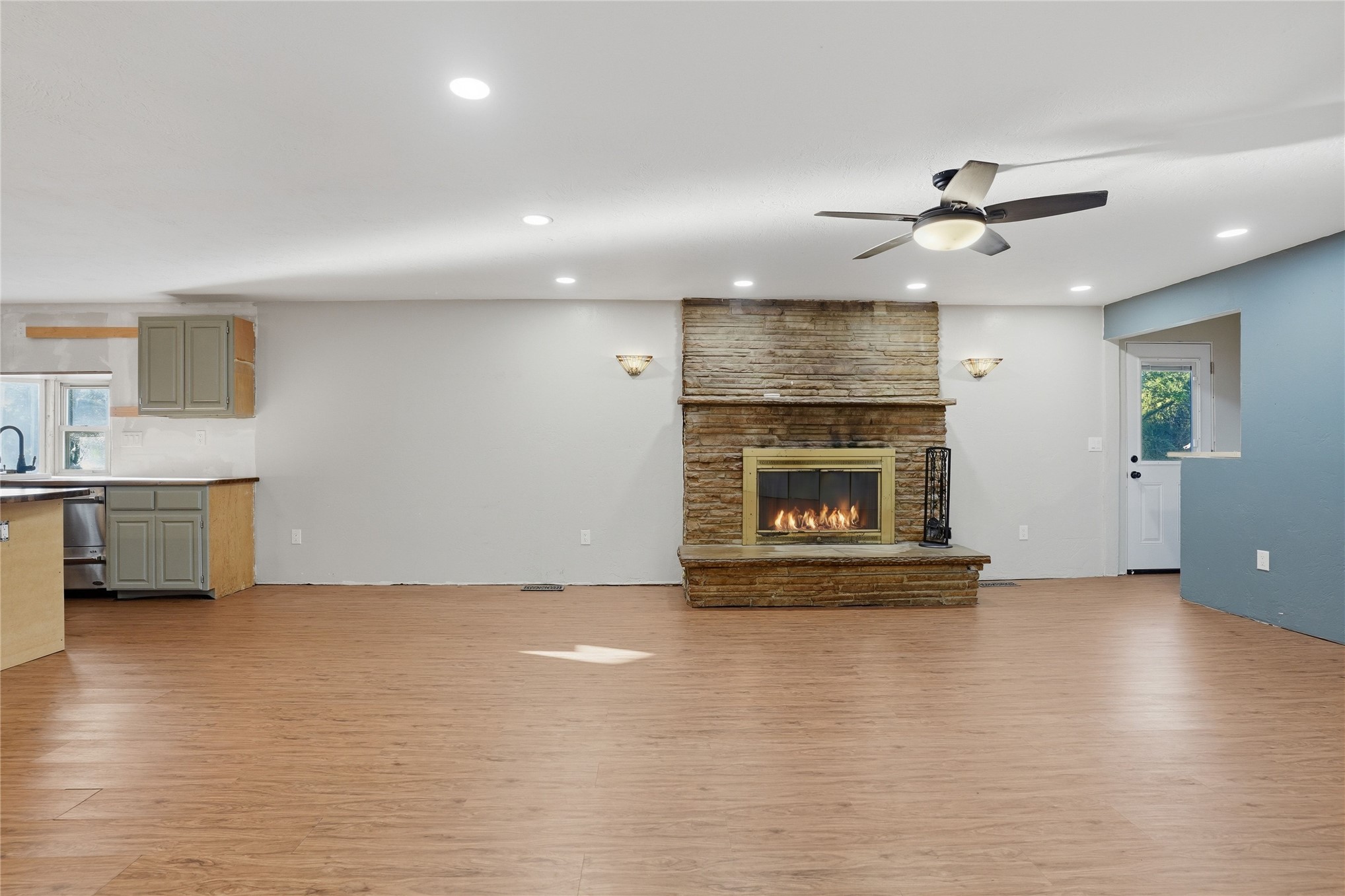 1120 E Leroy Road Property Photo 10
