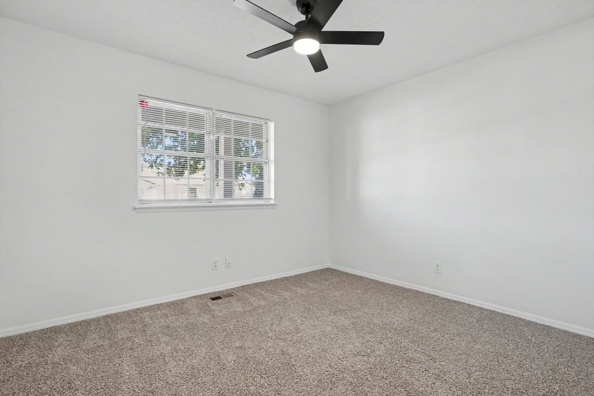 9920 E 28th Place Property Photo 22