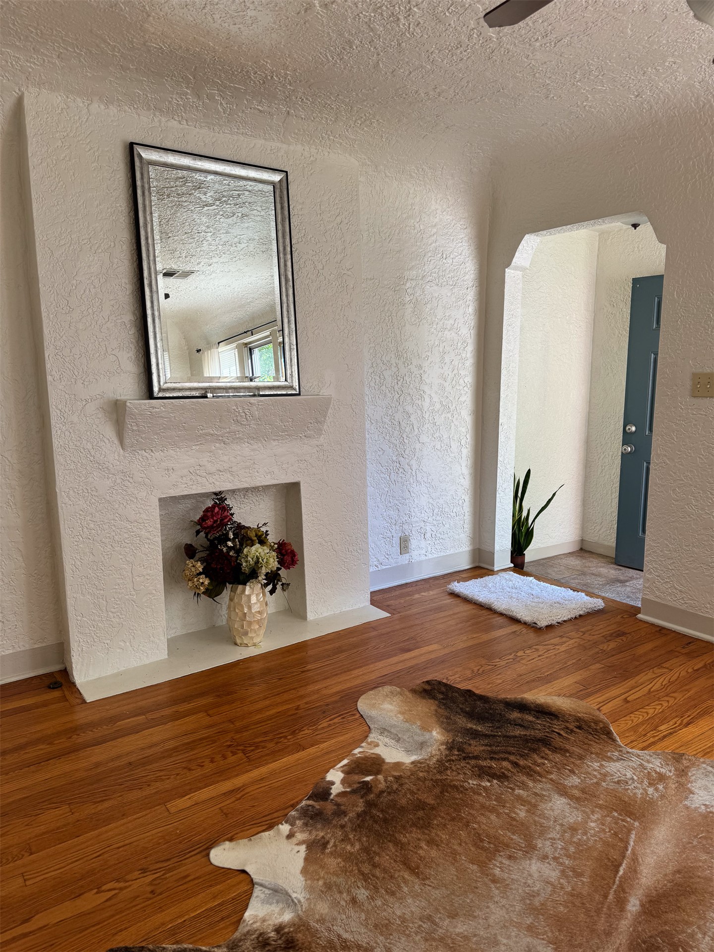 3409 E 8th Street Property Photo 6
