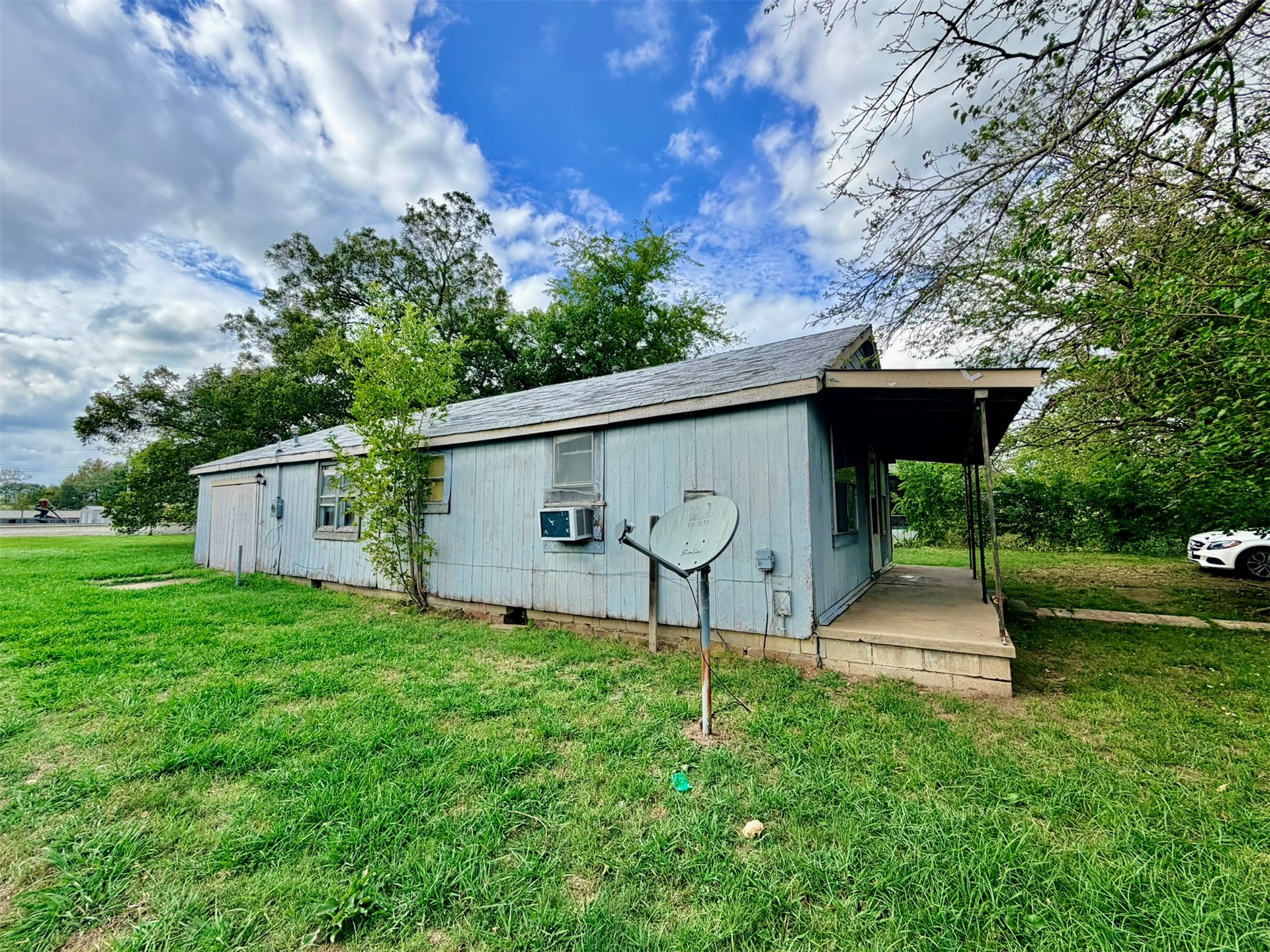 1247 S Choctaw Property Photo 3