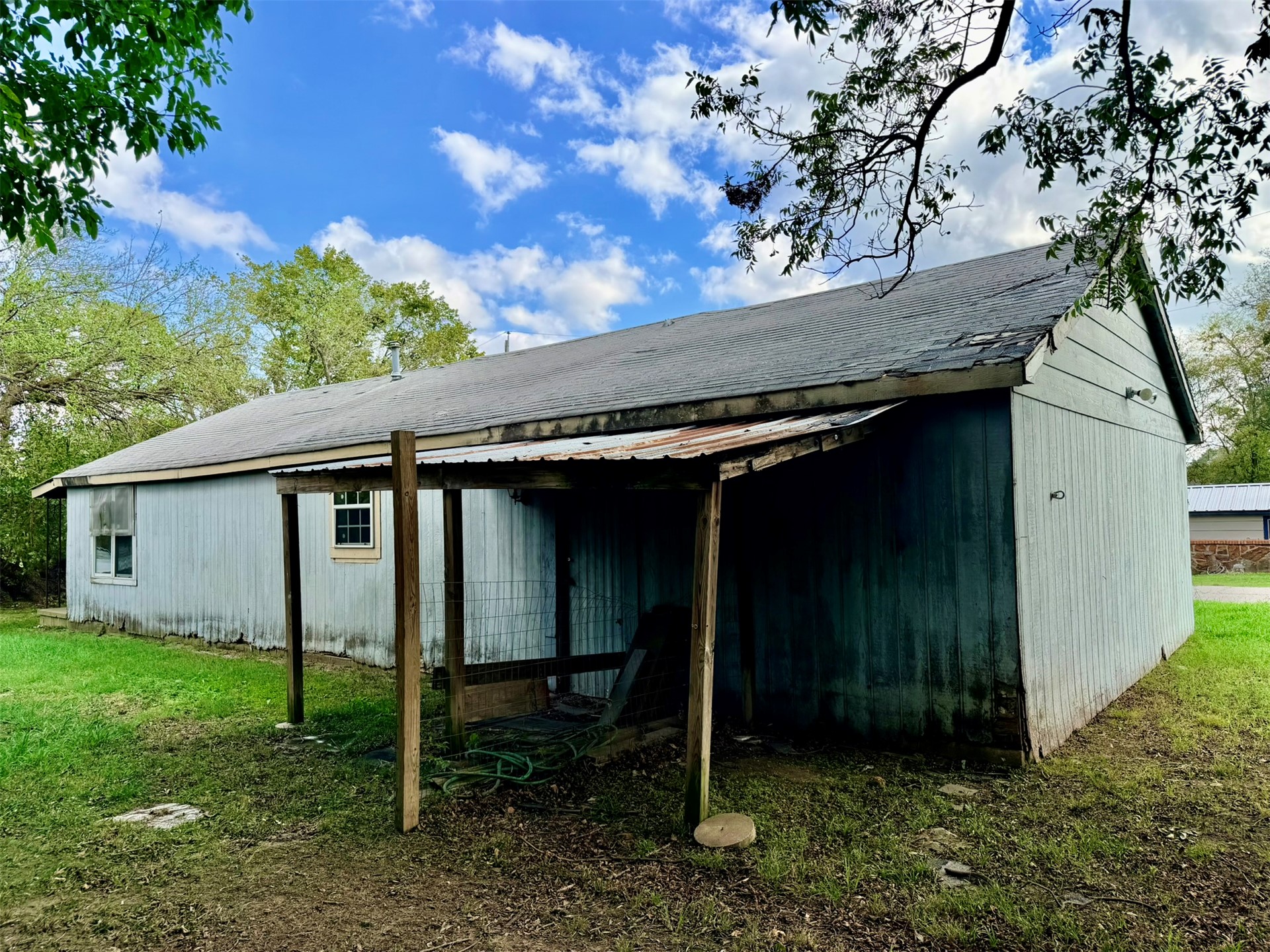 1247 S Choctaw Property Photo 5