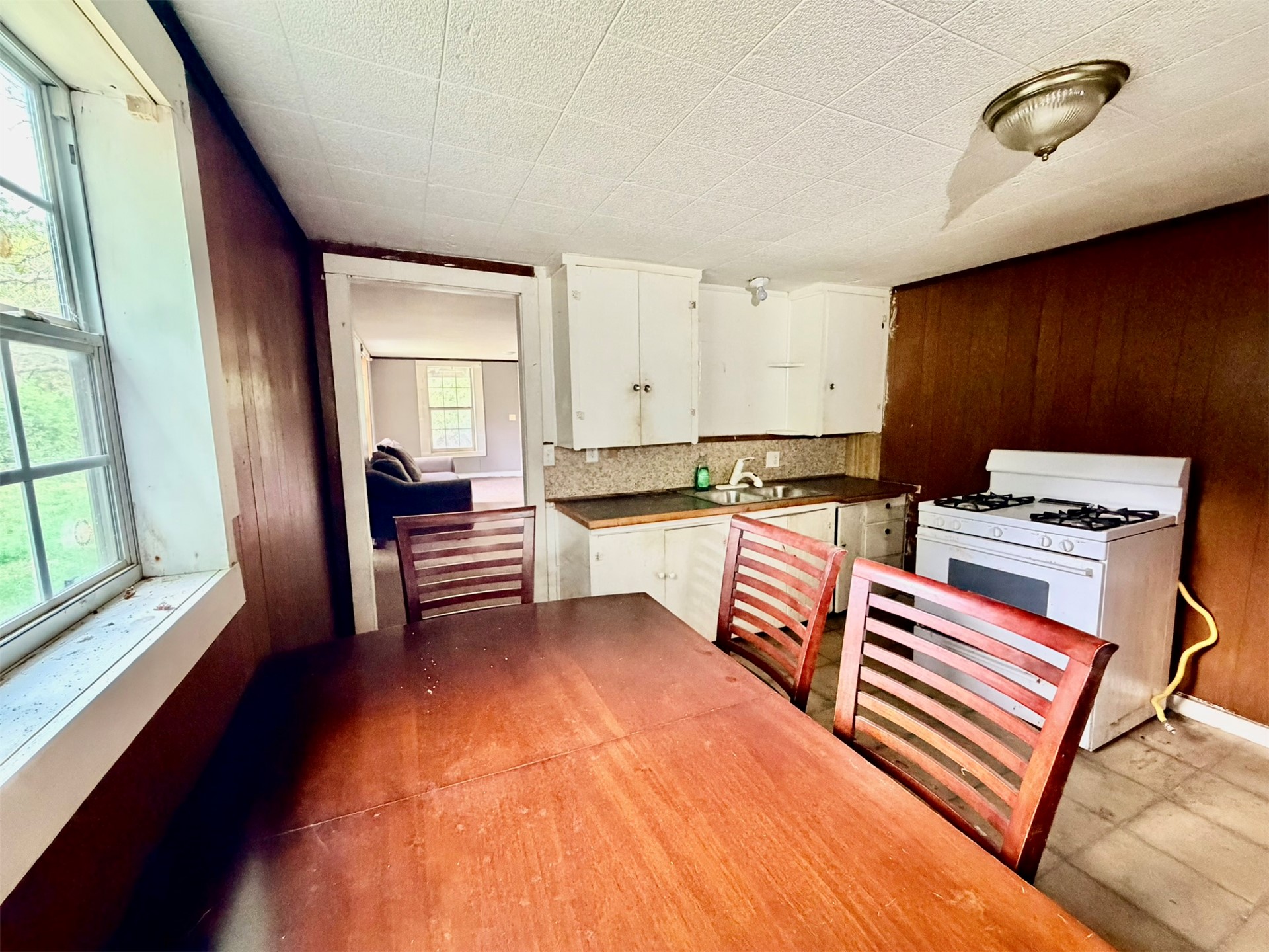 1247 S Choctaw Property Photo 9