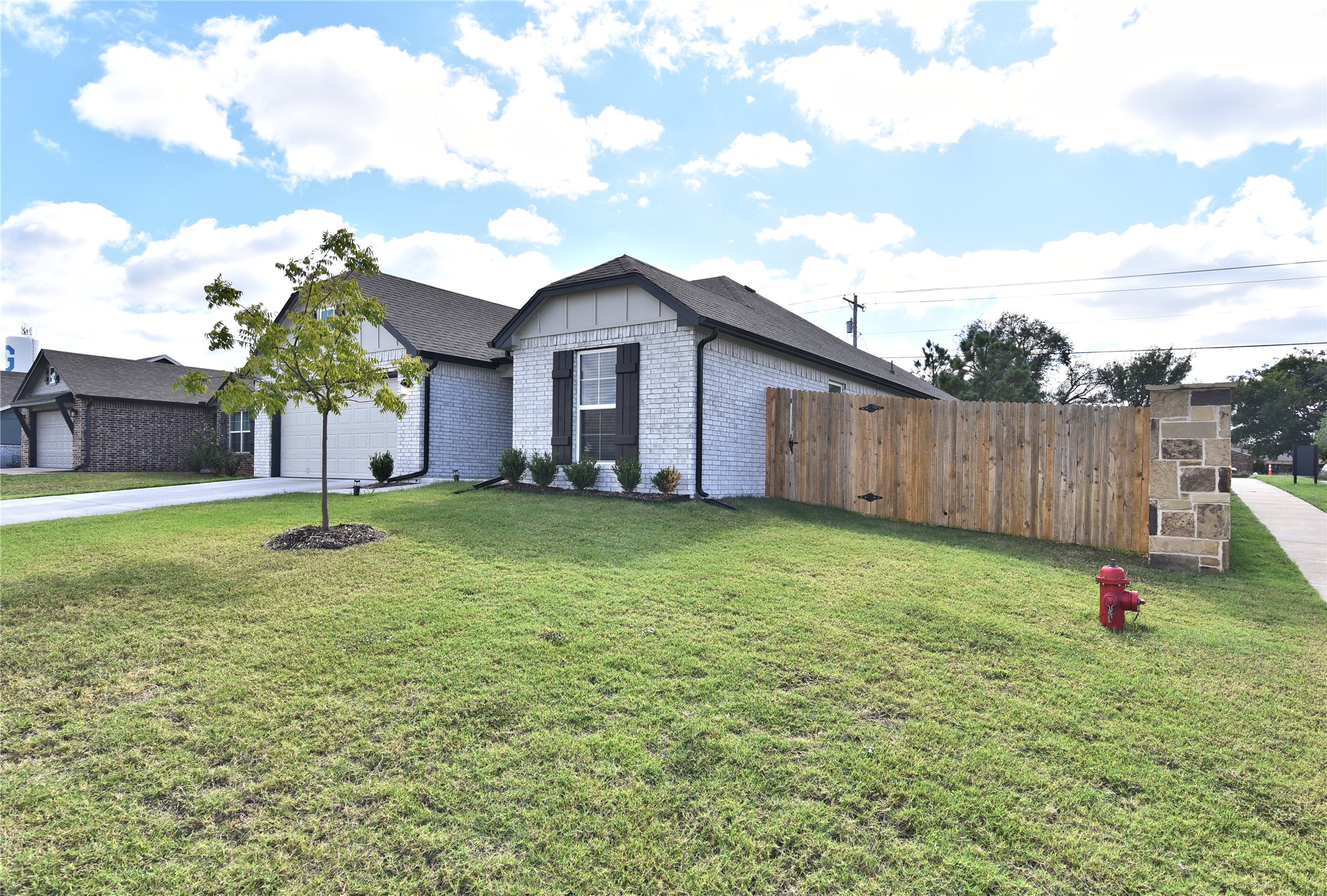 1656 E 140th Place Property Photo 2