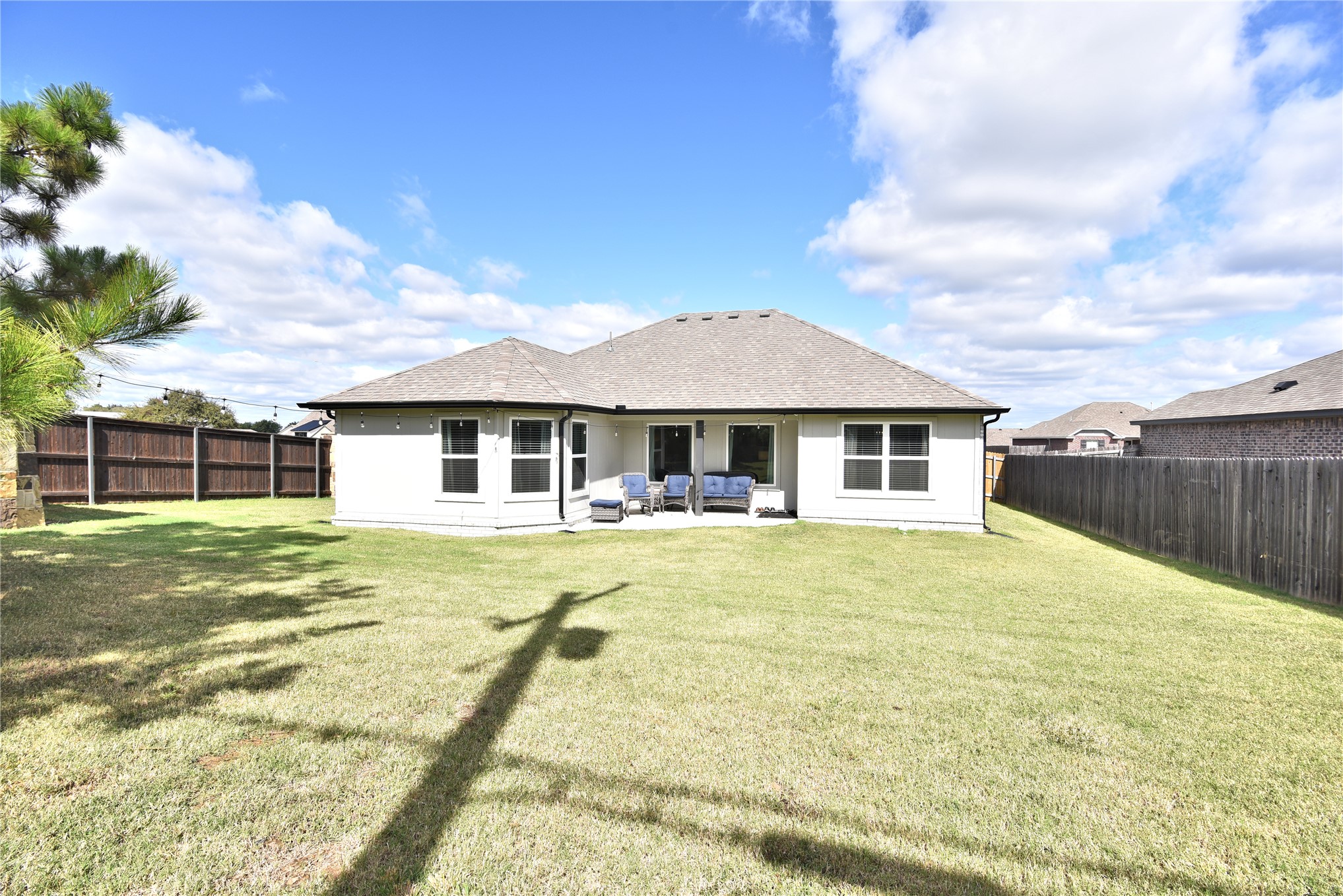 1656 E 140th Place Property Photo 4