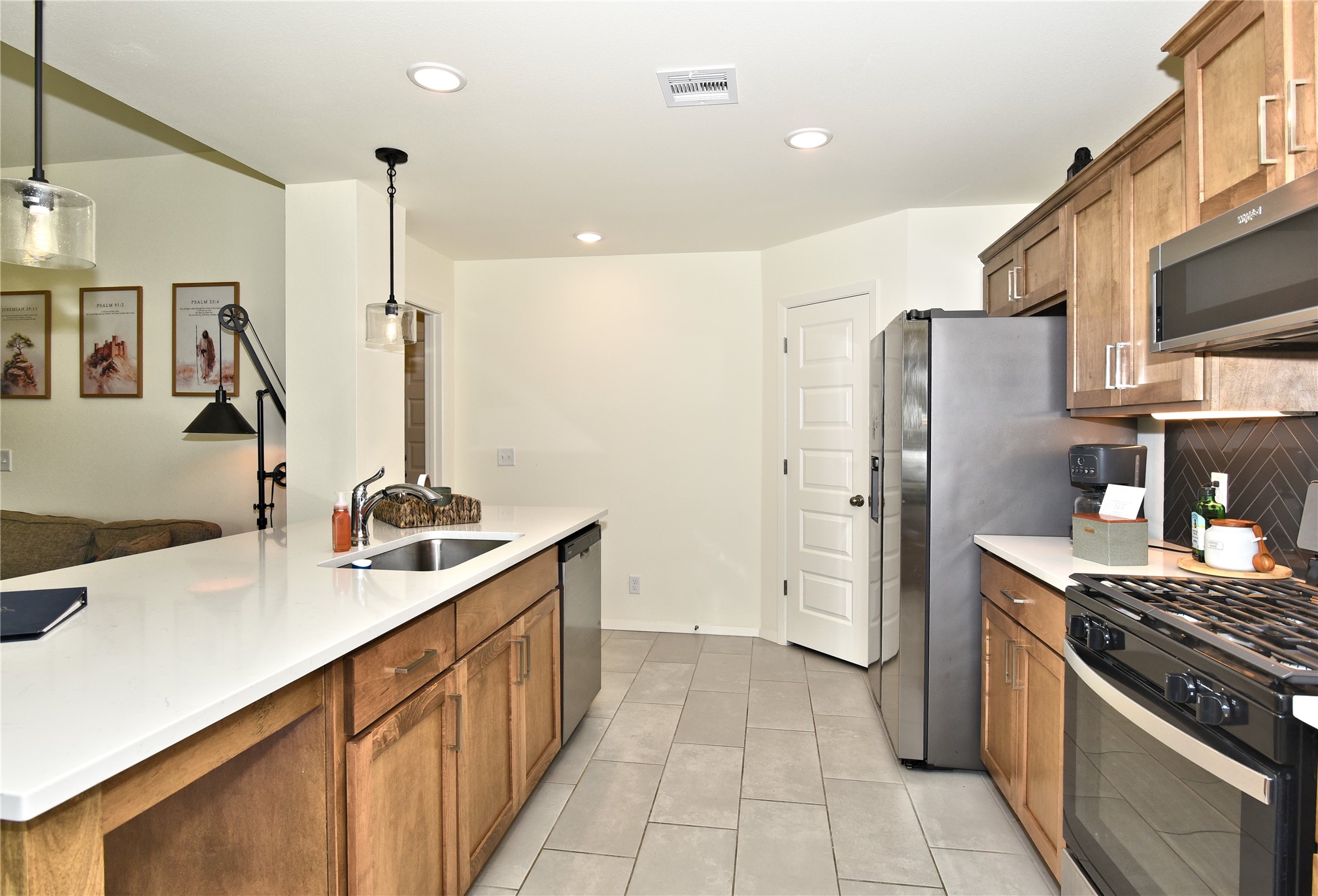 1656 E 140th Place Property Photo 15