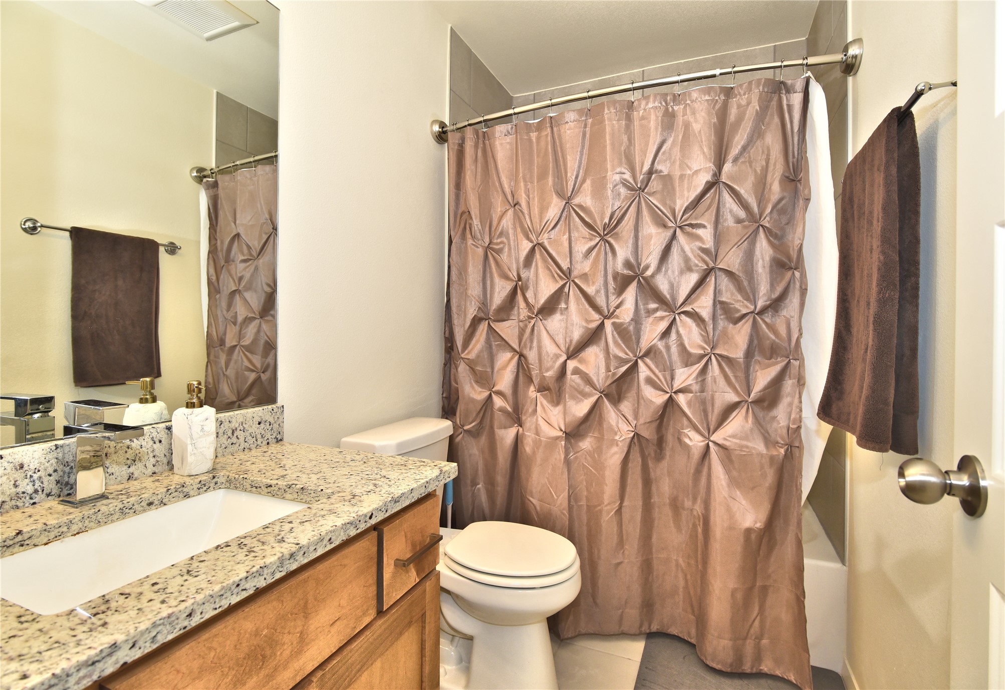 1656 E 140th Place Property Photo 19
