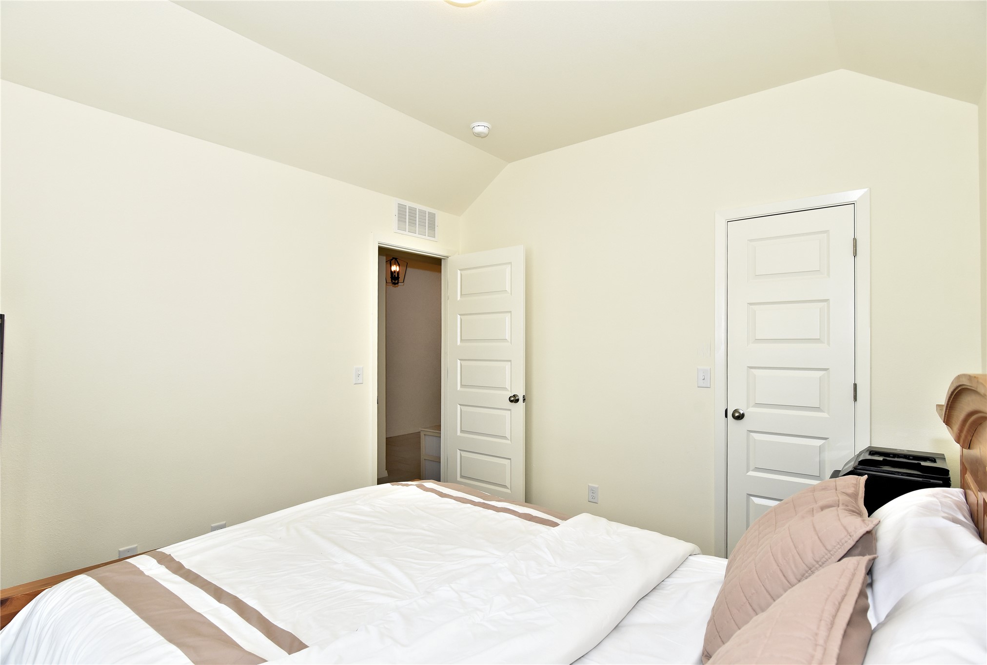 1656 E 140th Place Property Photo 25