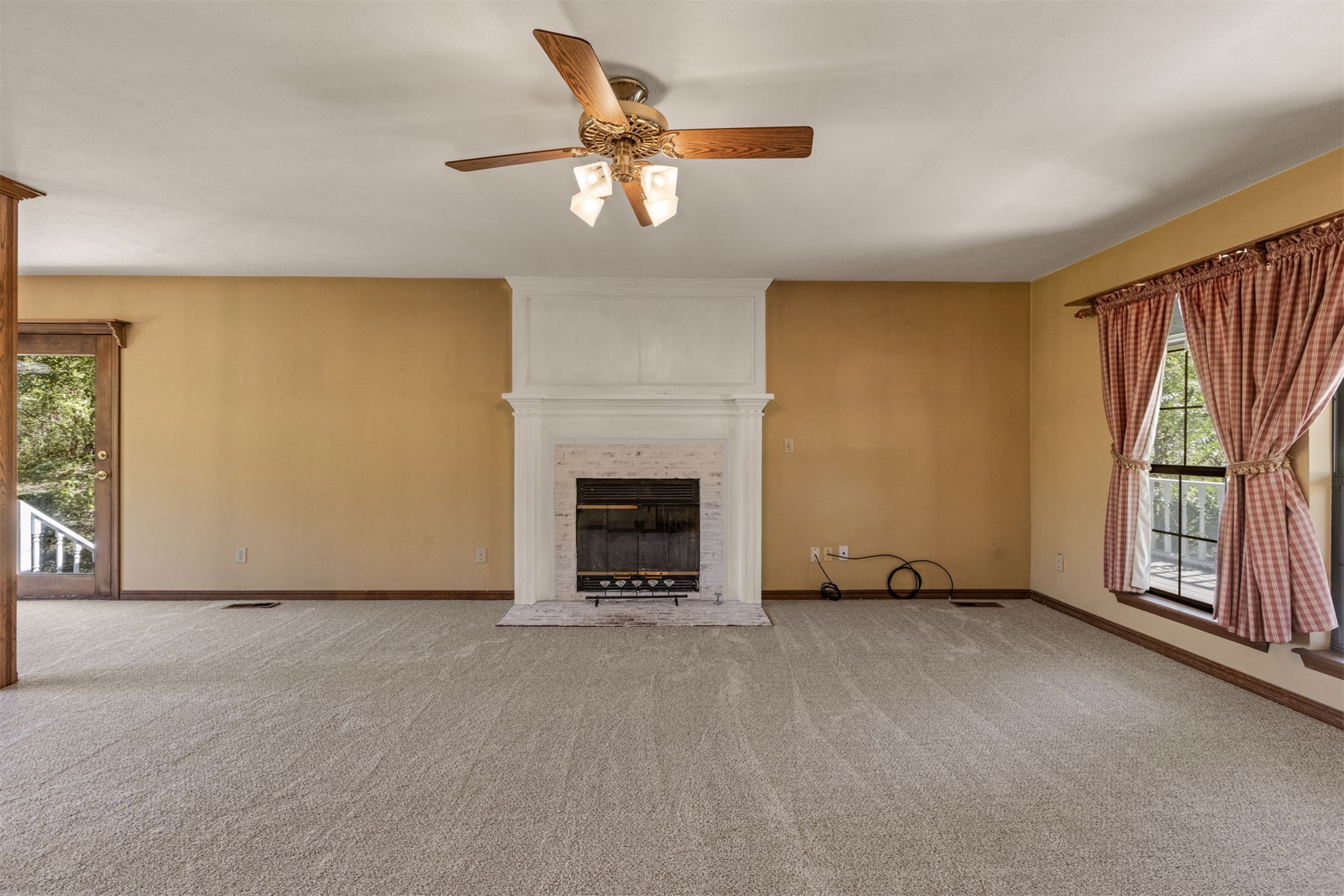 6229 E 164th Street S Property Photo 2