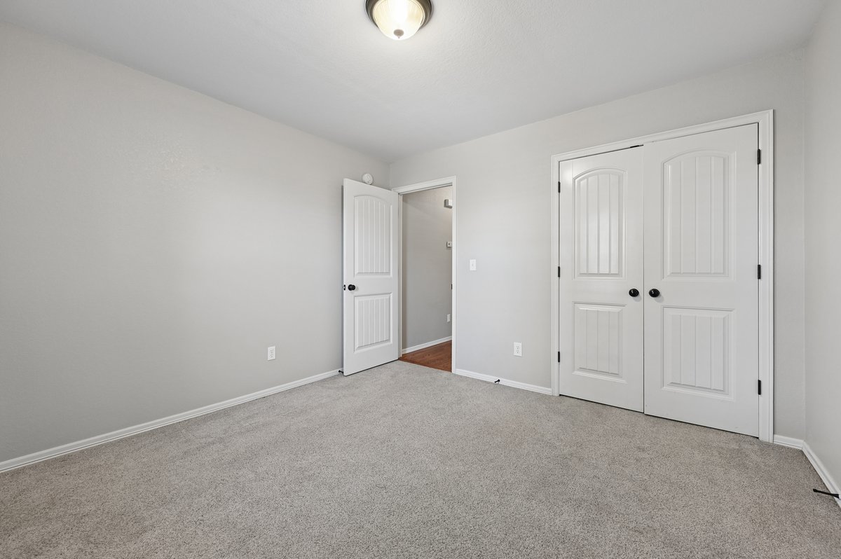 18905 E 49th Place Property Photo 37