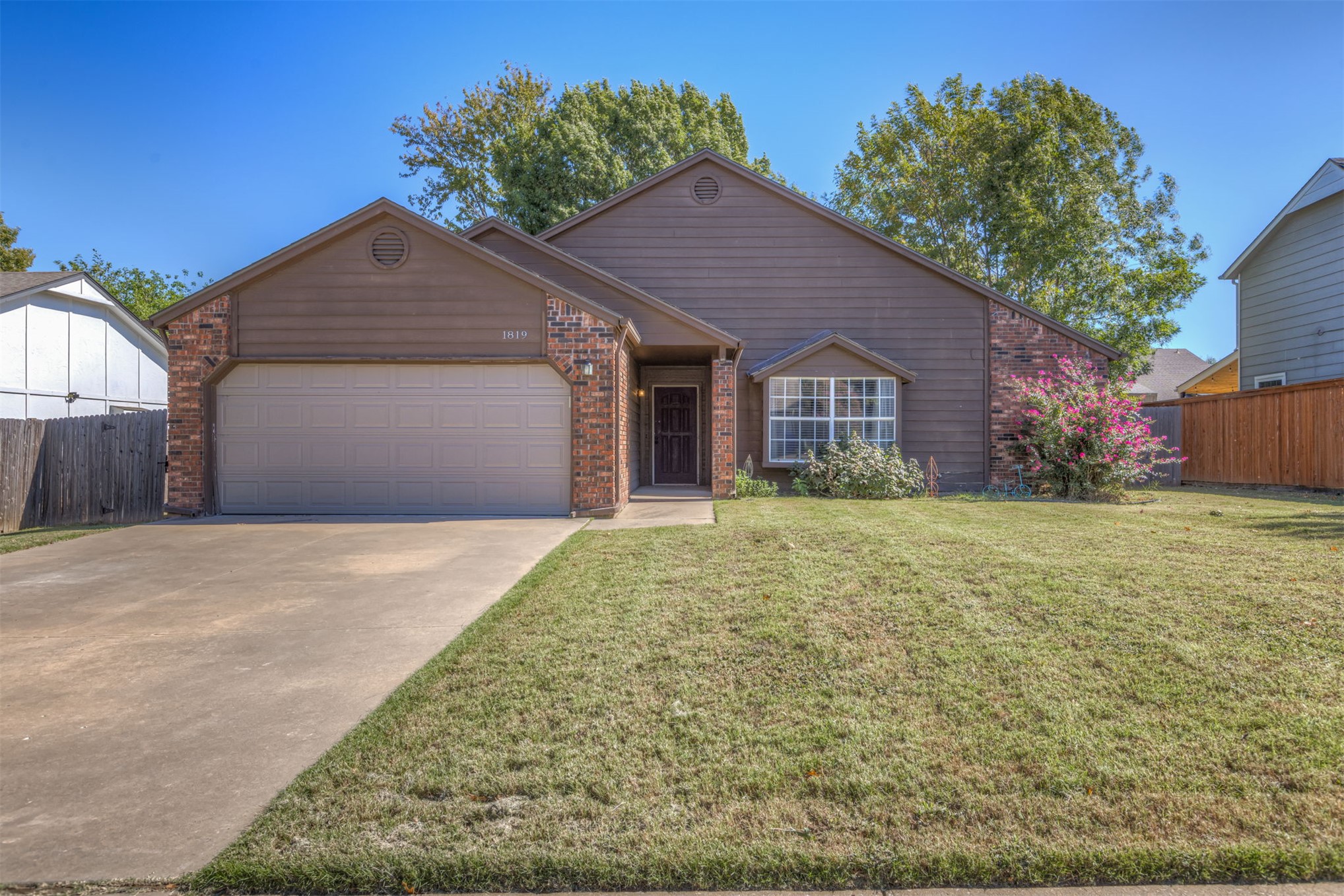1819 S Gardenia Place Property Photo 1