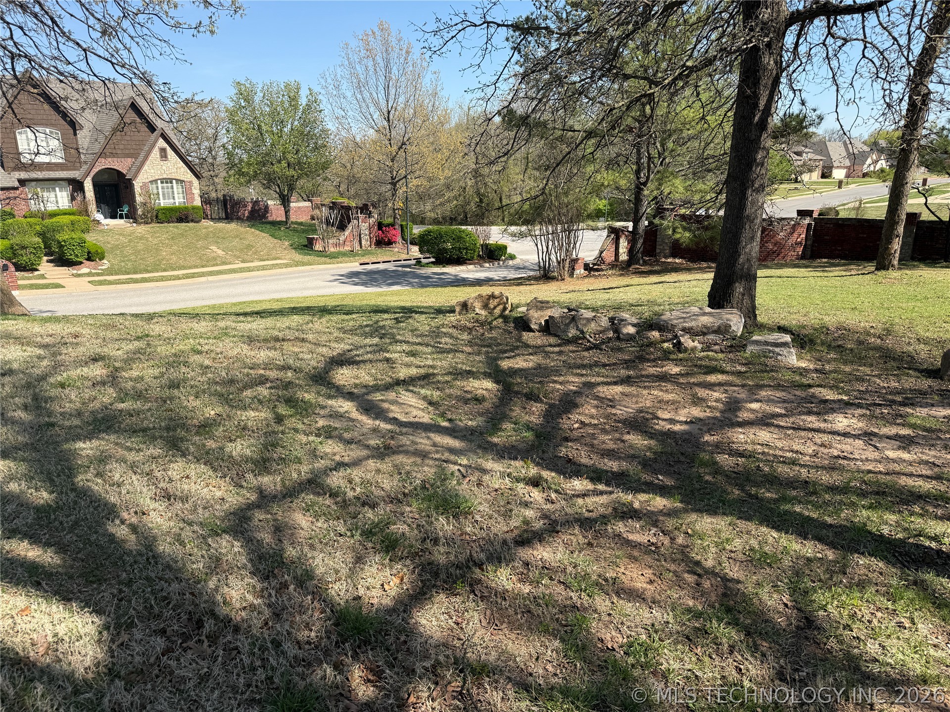 1302 N Old North Place Property Photo 4
