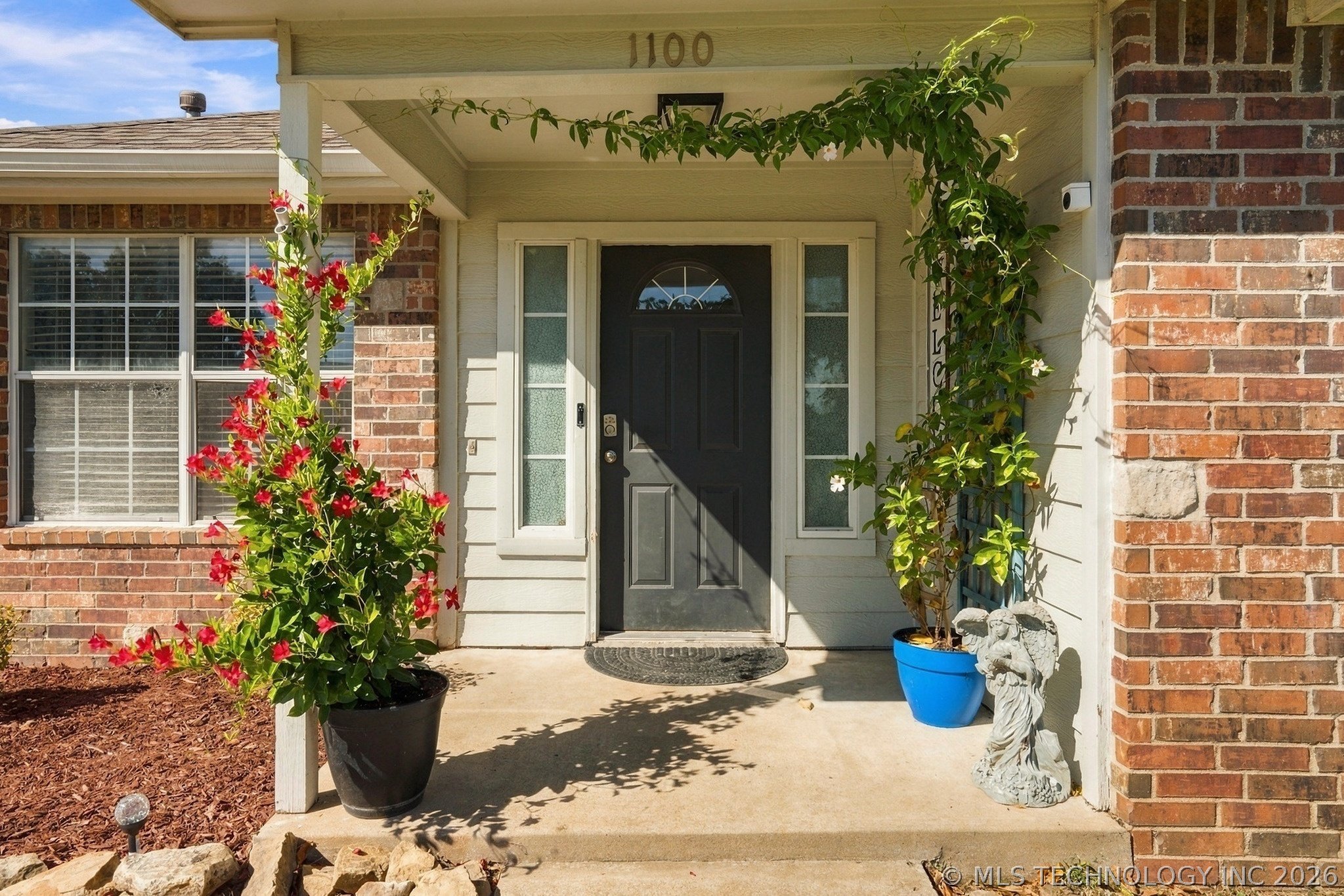 1100 S Hummingbird Lane Property Photo 4
