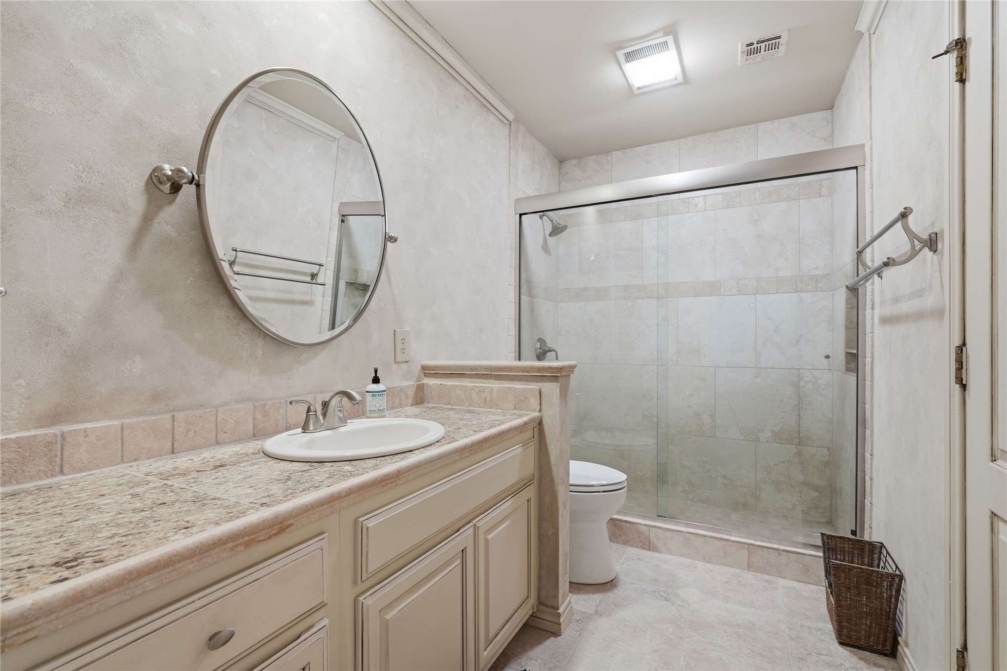 5816 S Knoxville Avenue Property Photo 37