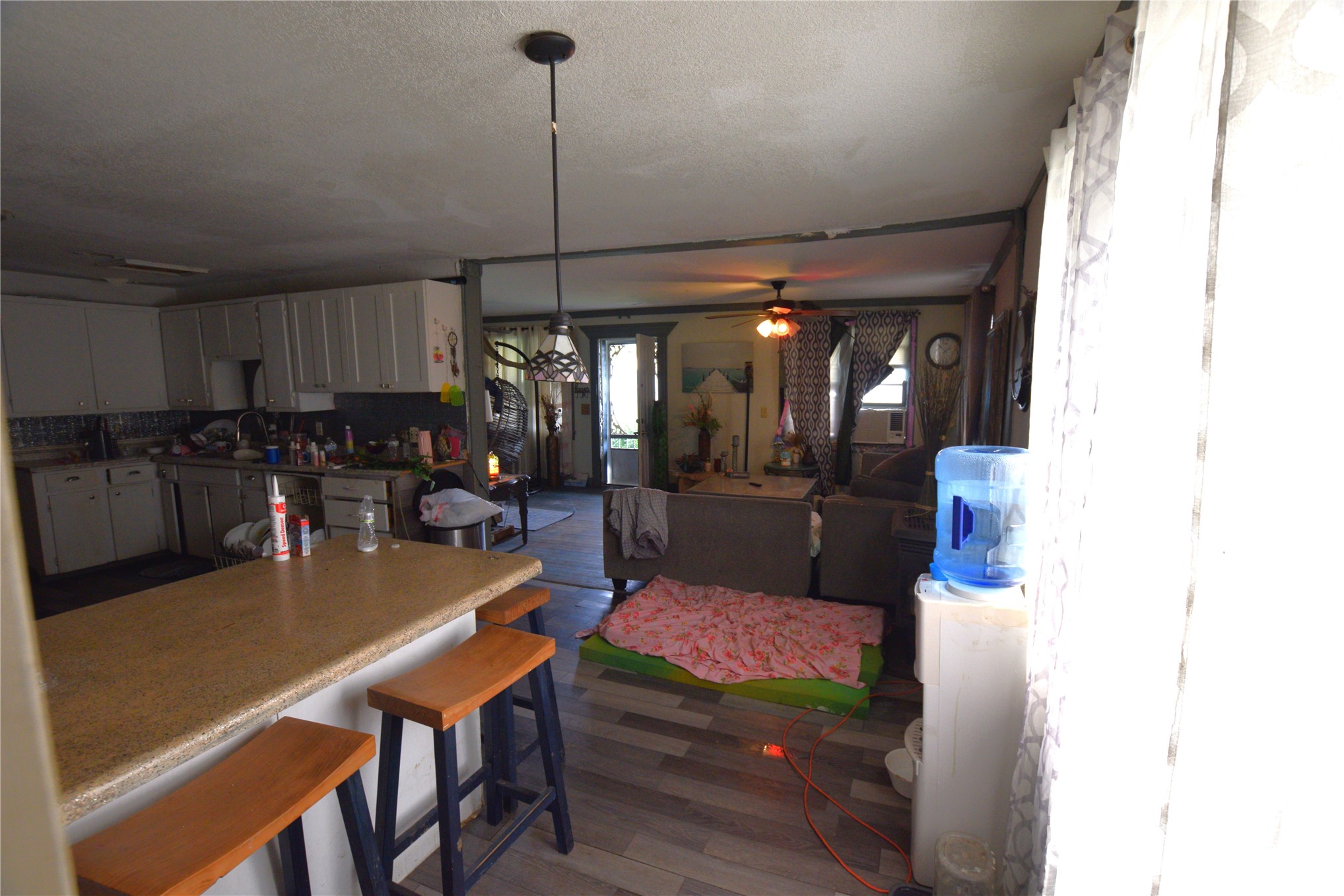 1 W Pine Street Property Photo 8