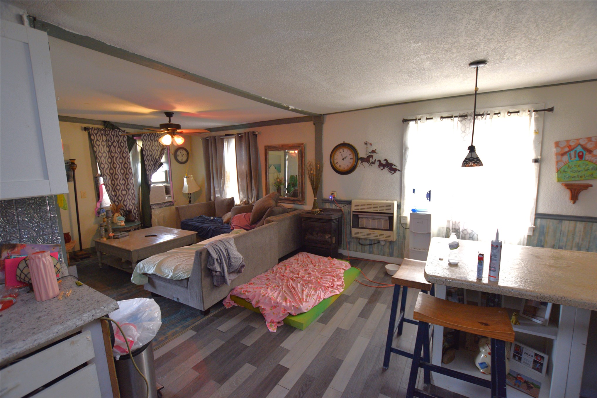 1 W Pine Street Property Photo 17