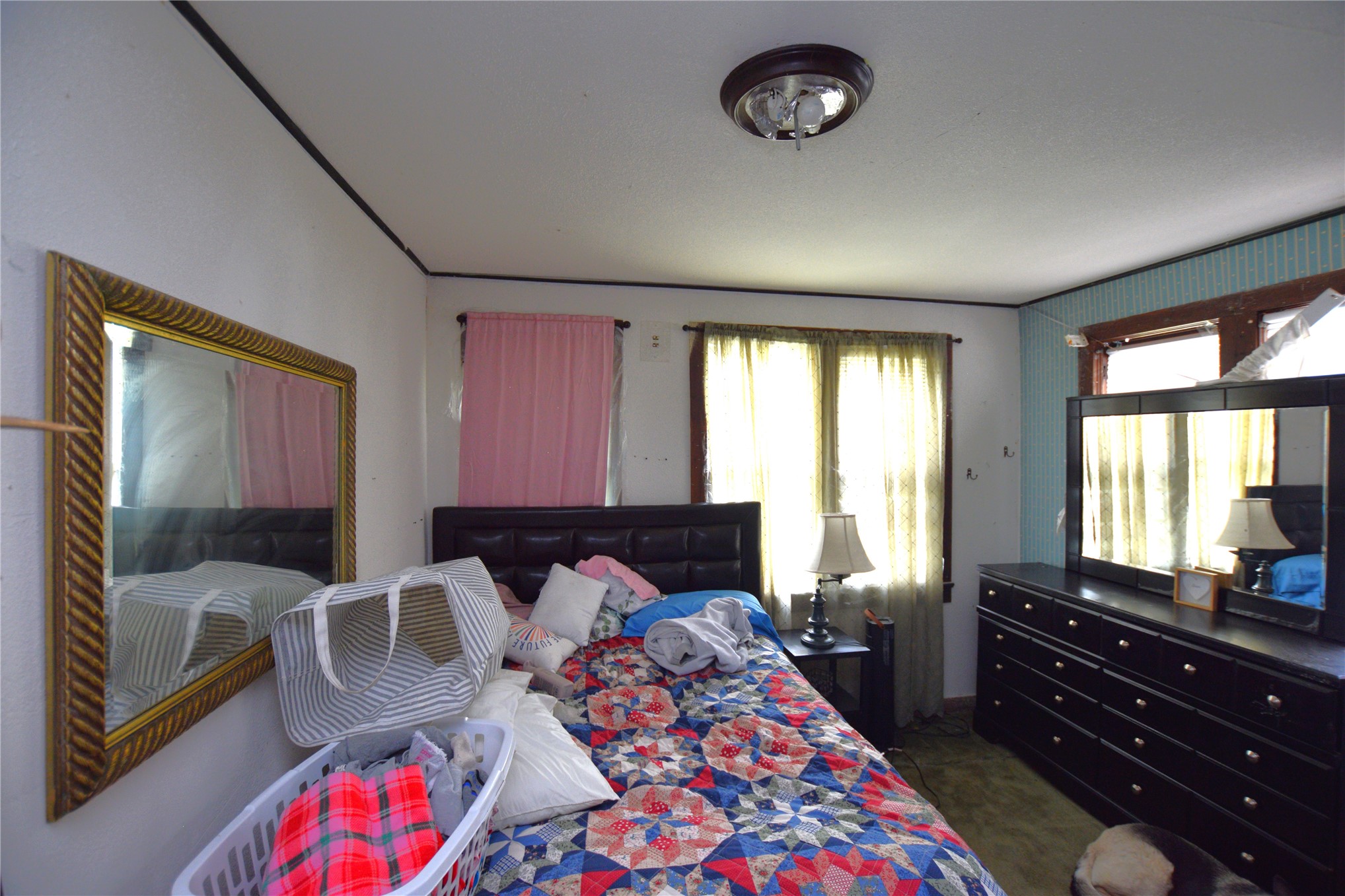 1 W Pine Street Property Photo 20